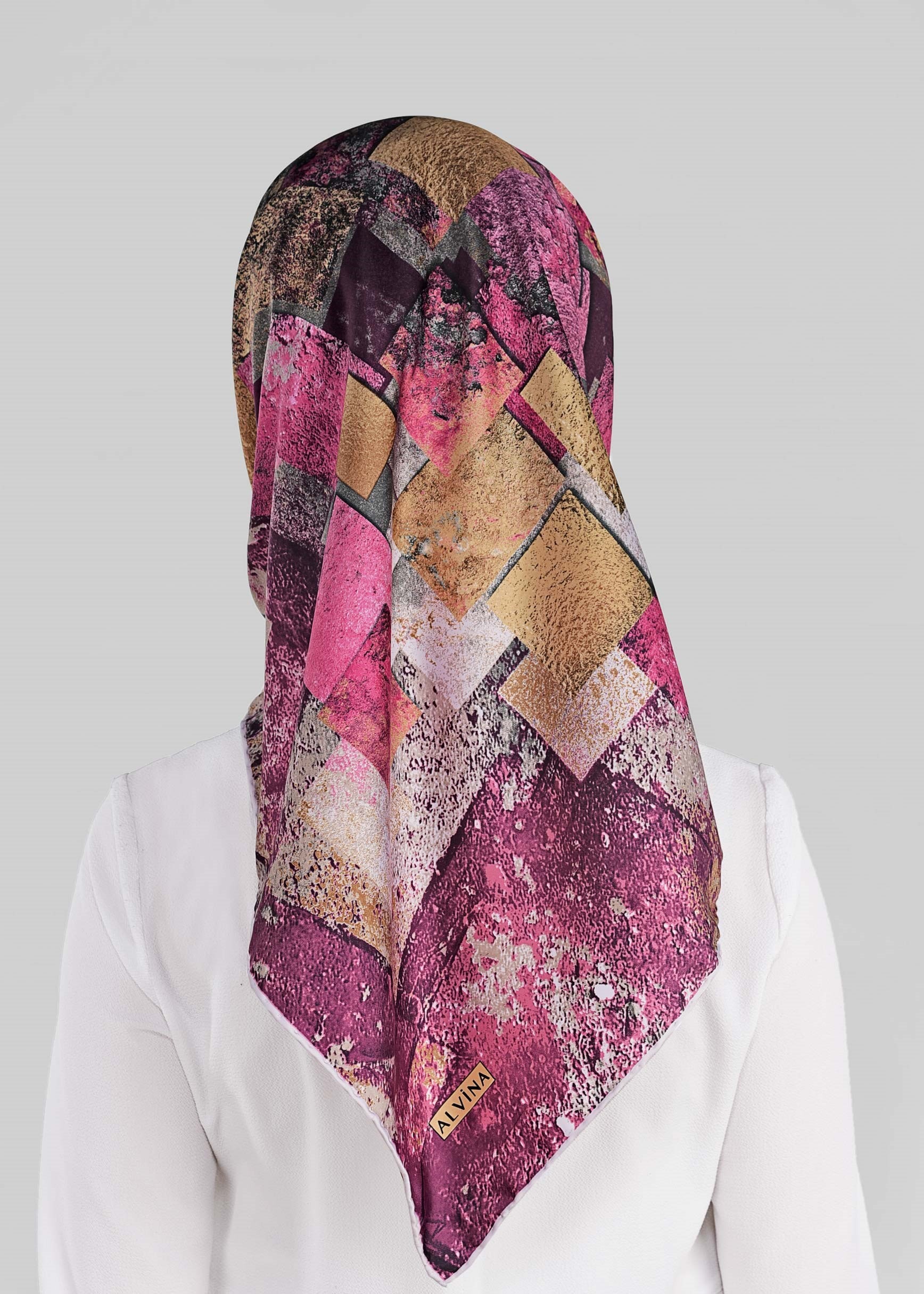 Tesettür giyim FUŞYA 12026-1 ALVİNA DESENLİ EŞARP