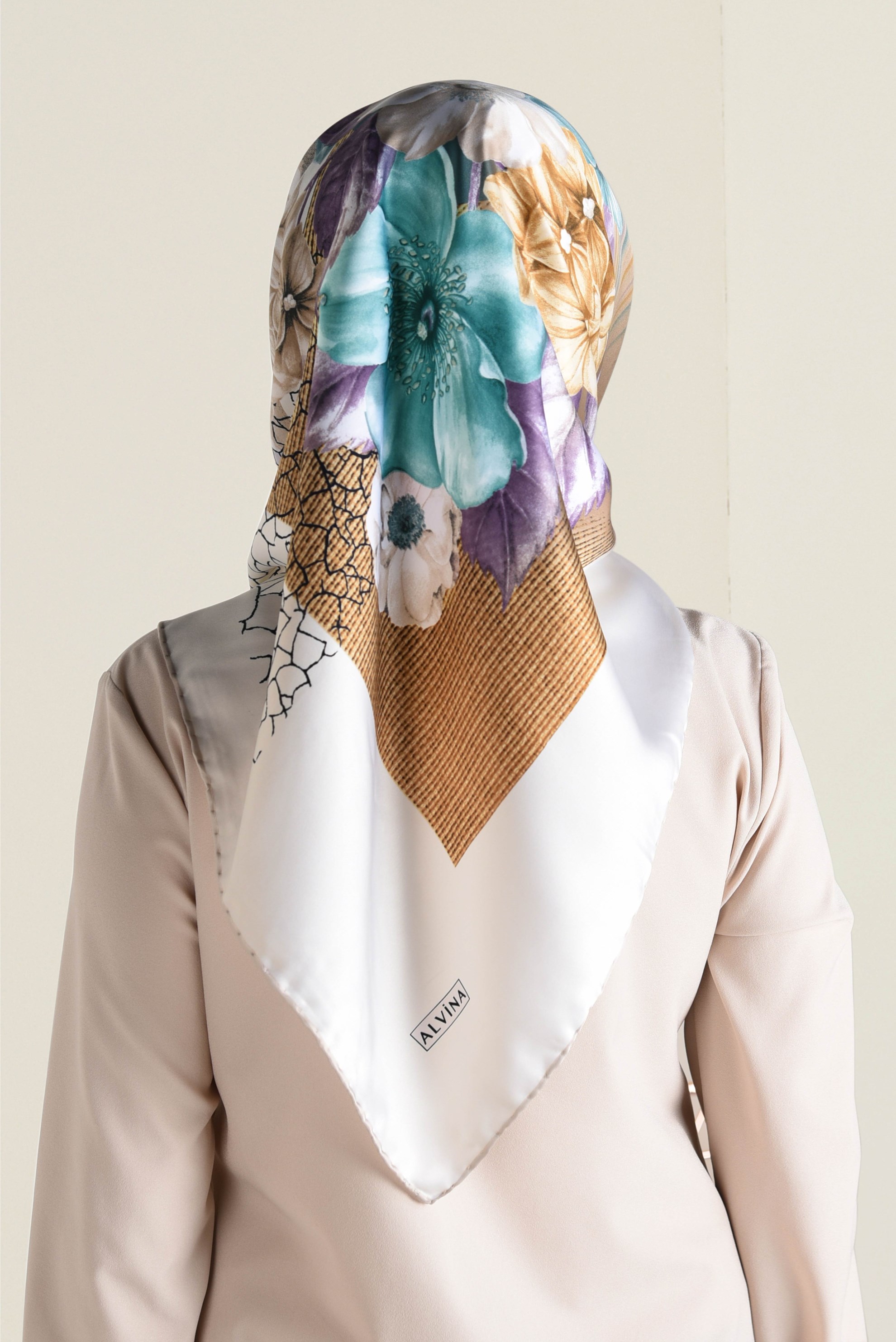 Tesettür giyim BEJ ÇİÇEK DESENLİ EŞARP 12060-1