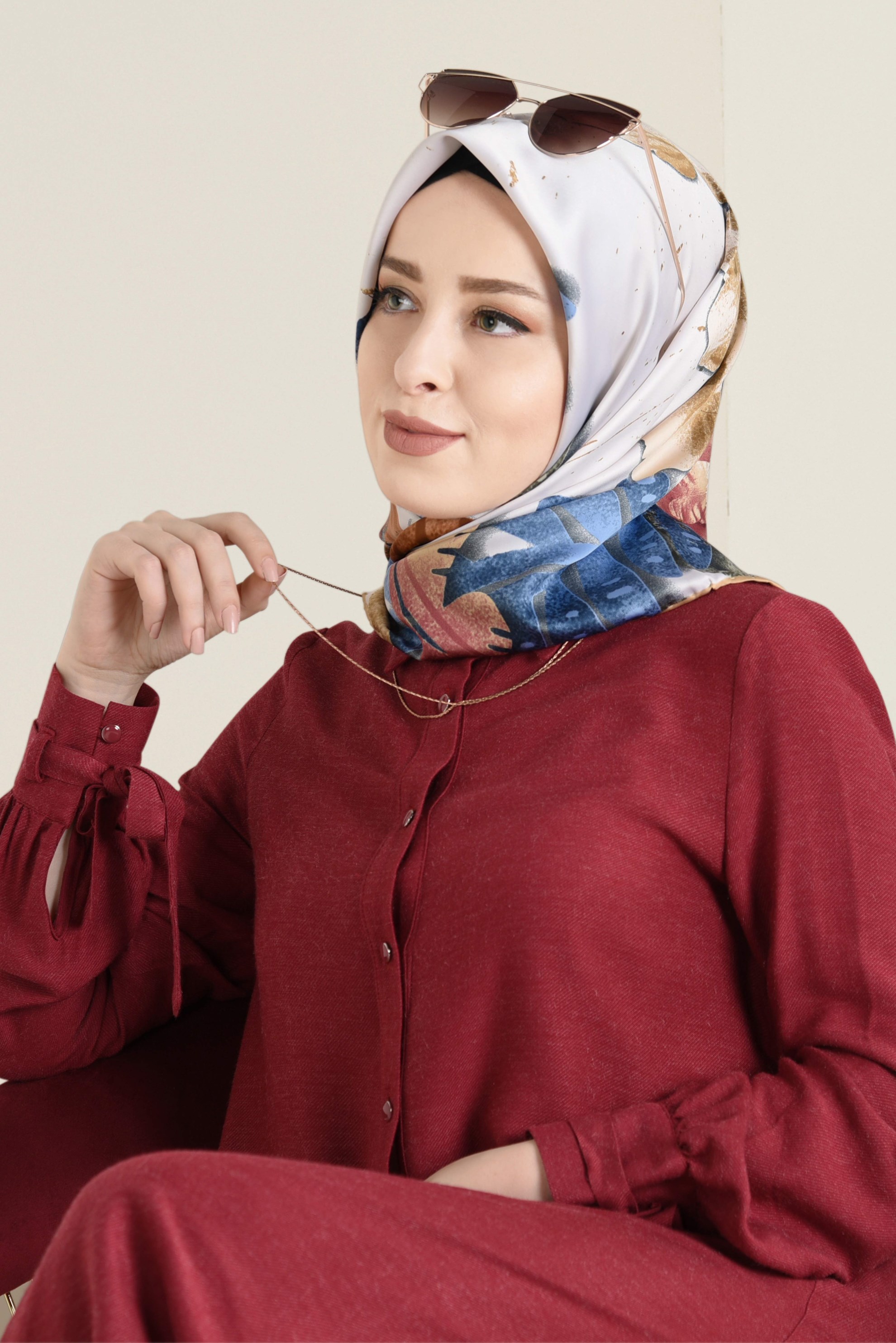 Tesettür giyim MAVİ ÇİÇEK DESENLİ EŞARP 12061-1