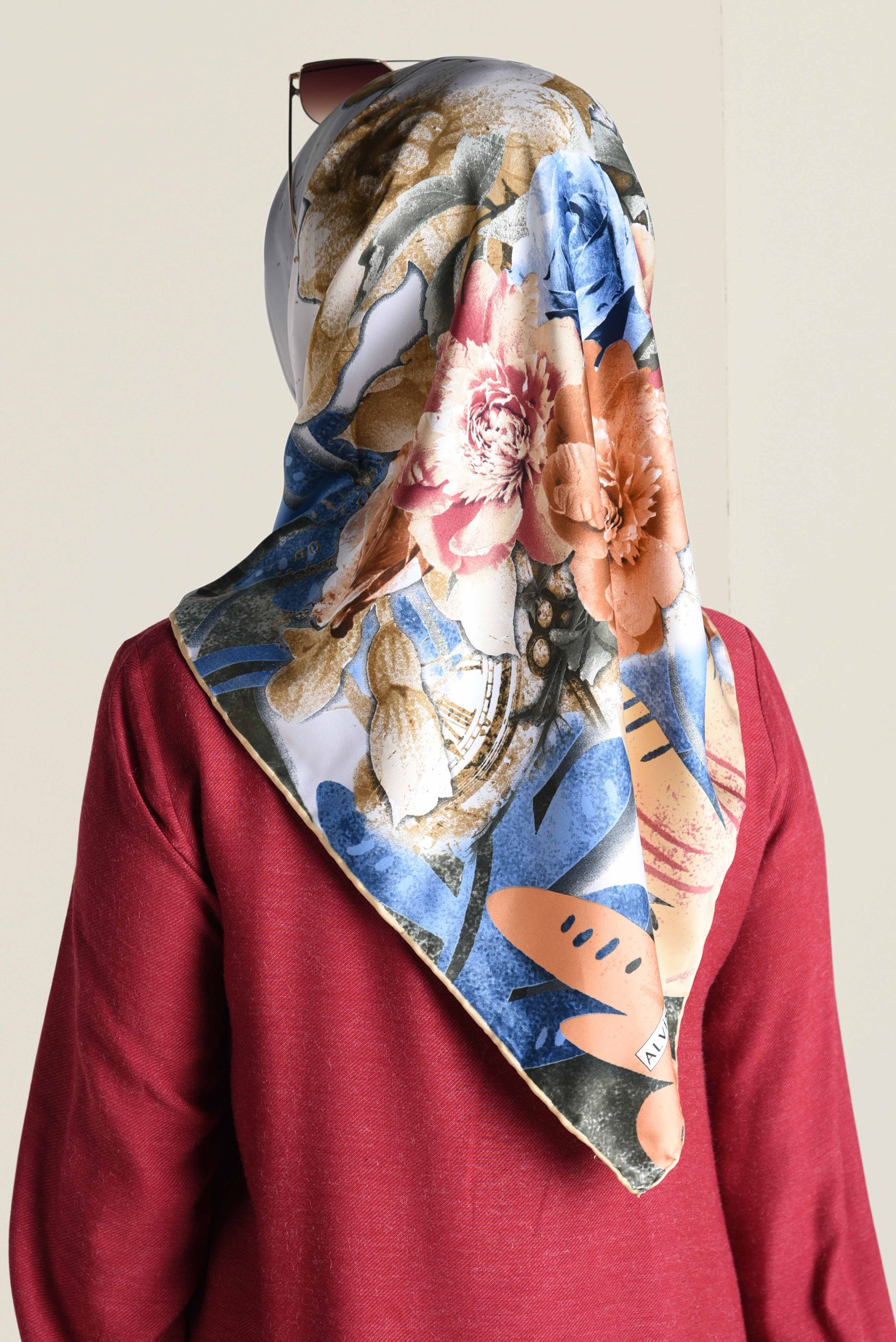 Tesettür giyim MAVİ ÇİÇEK DESENLİ EŞARP 12061-1