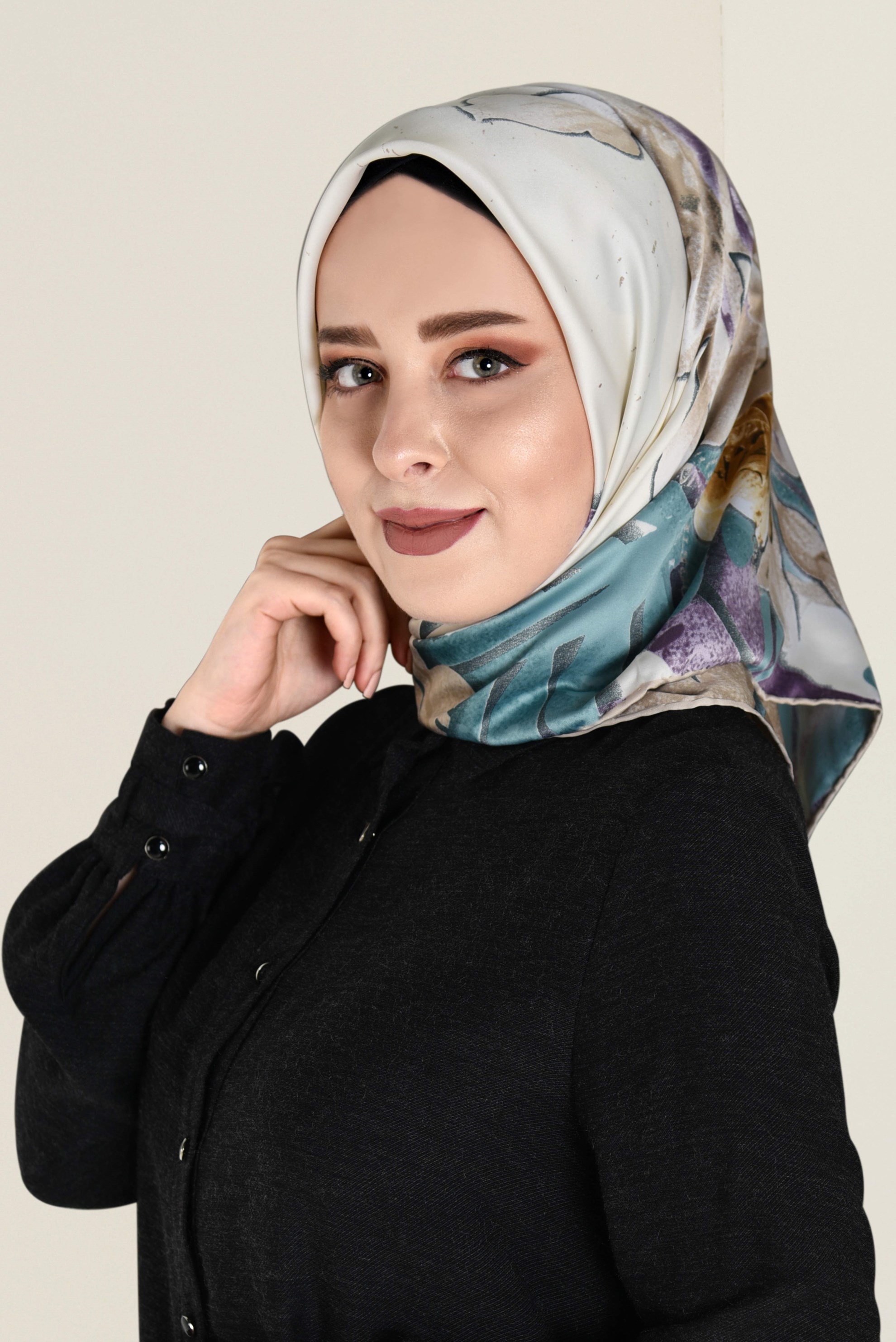 Tesettür giyim YEŞİL ÇİÇEK DESENLİ EŞARP 12061-1