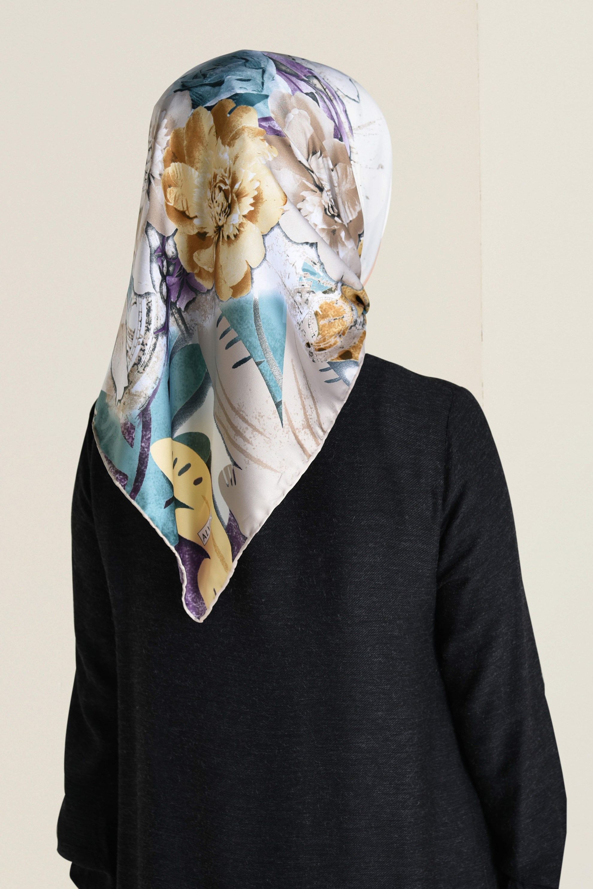 Tesettür giyim YEŞİL ÇİÇEK DESENLİ EŞARP 12061-1