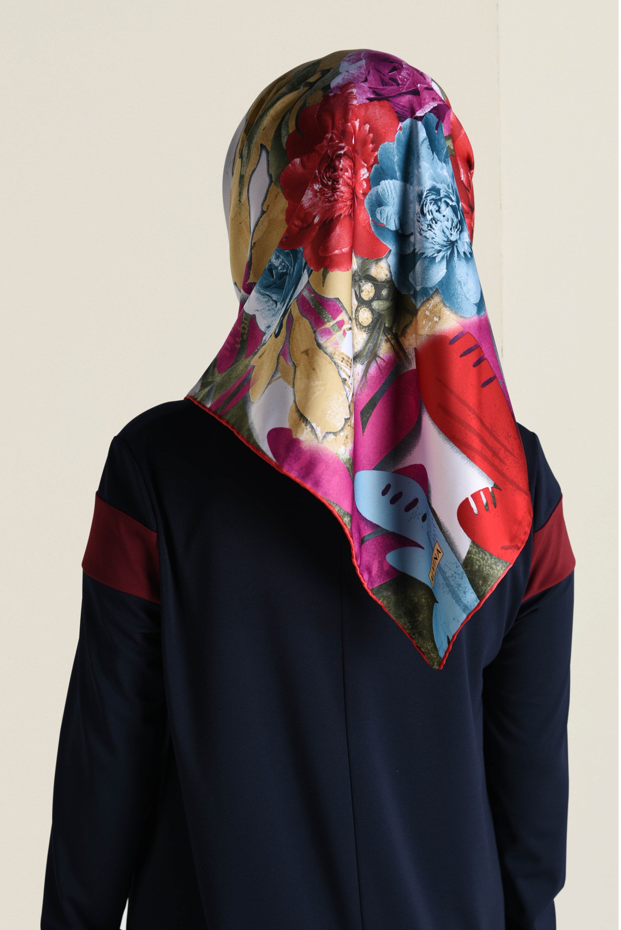 Tesettür giyim KIRMIZI ÇİÇEK DESENLİ EŞARP 12061-1