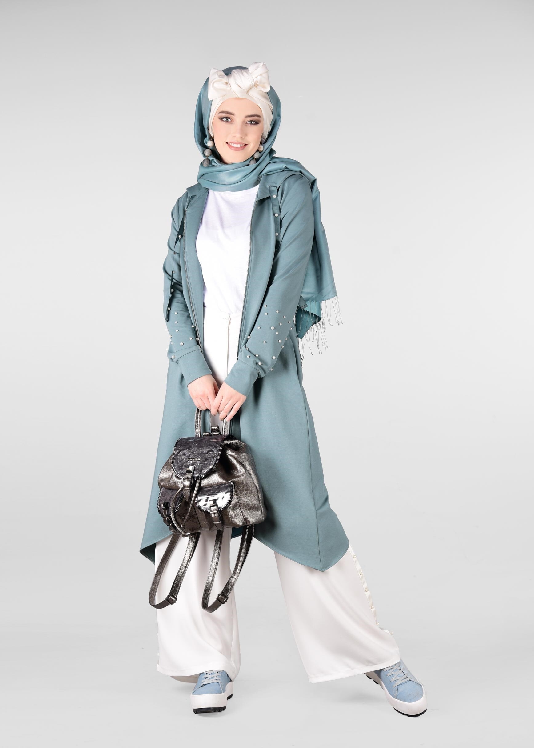 Tesettür giyim MAVİ KAPÜŞONLU İNCİLİ EŞOFMAN TUNİK 4010