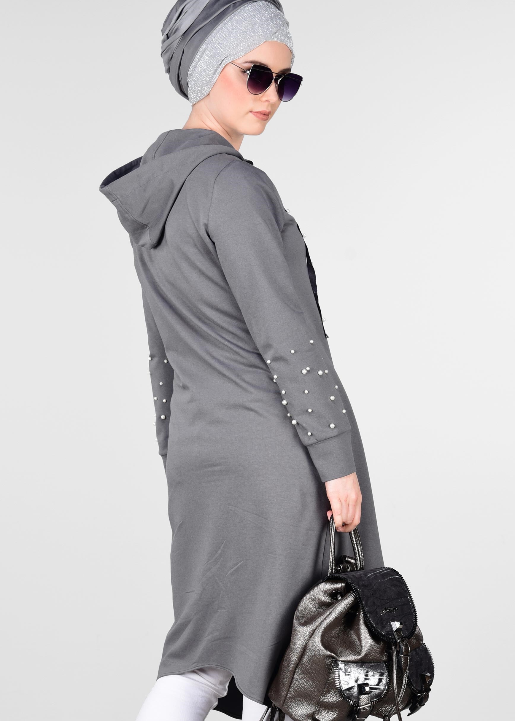 Tesettür giyim GRİ KAPÜŞONLU İNCİLİ EŞOFMAN TUNİK 4010