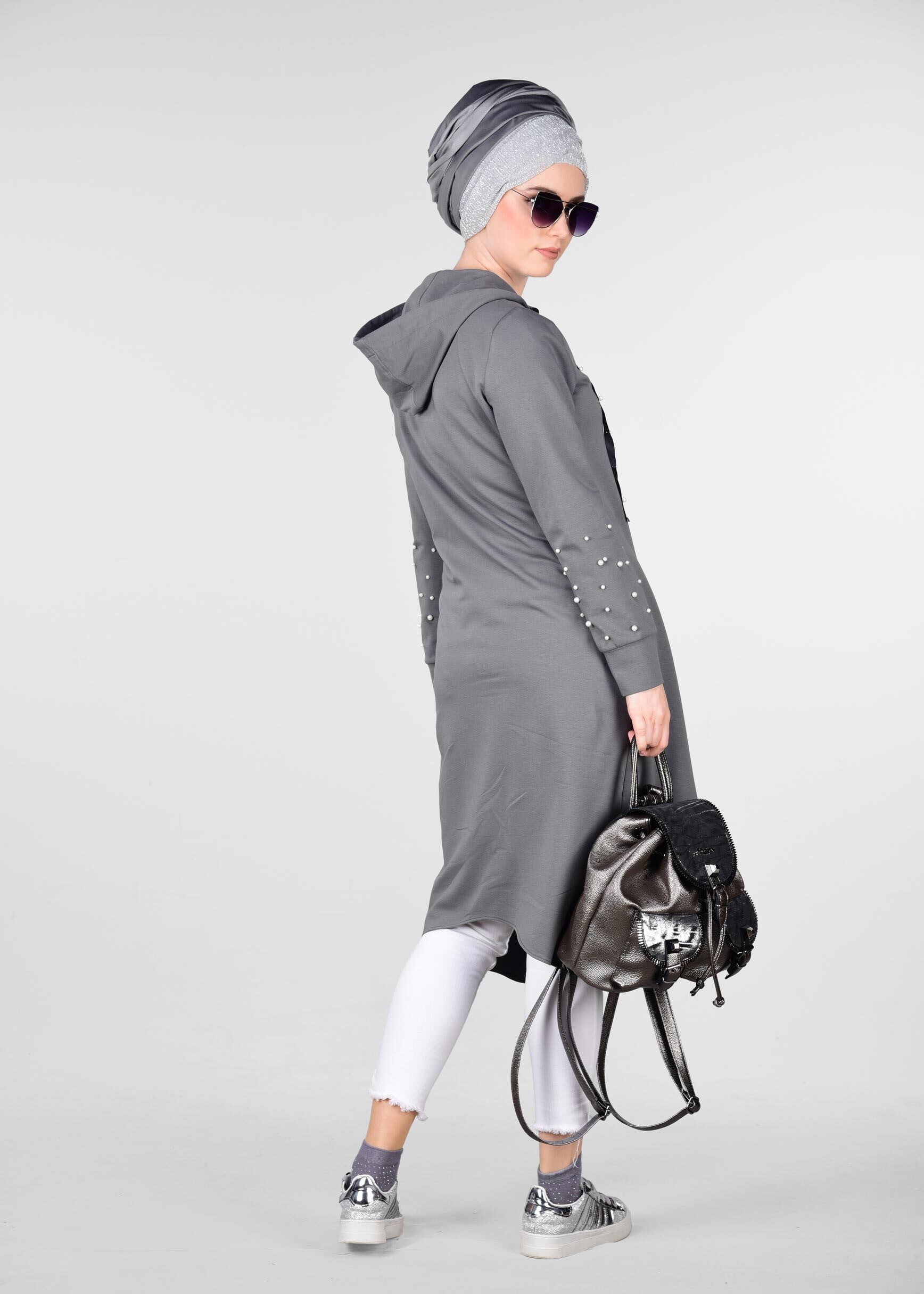 Tesettür giyim GRİ KAPÜŞONLU İNCİLİ EŞOFMAN TUNİK 4010