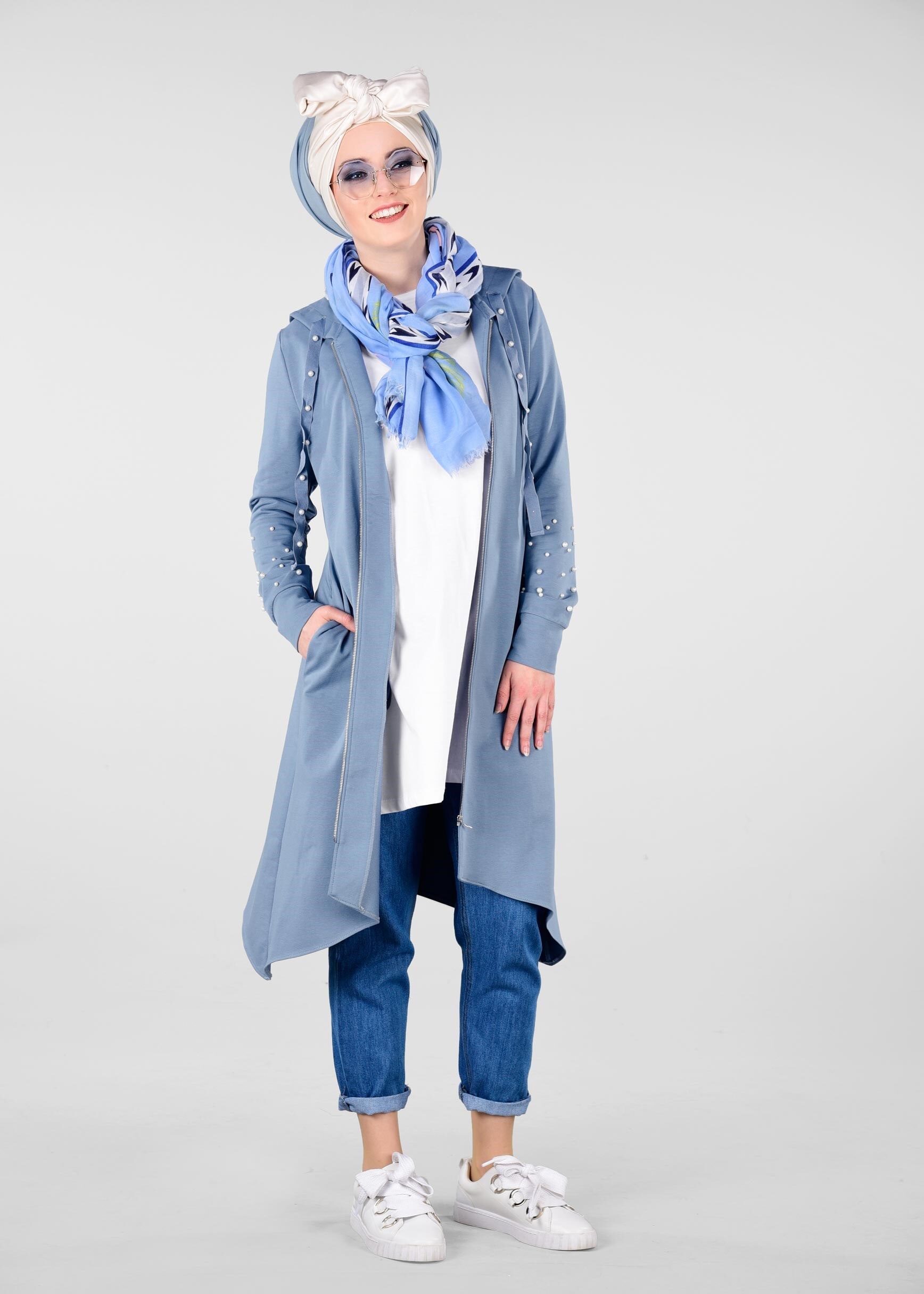 Tesettür giyim MAVİ KAPÜŞONLU İNCİLİ EŞOFMAN TUNİK 4010