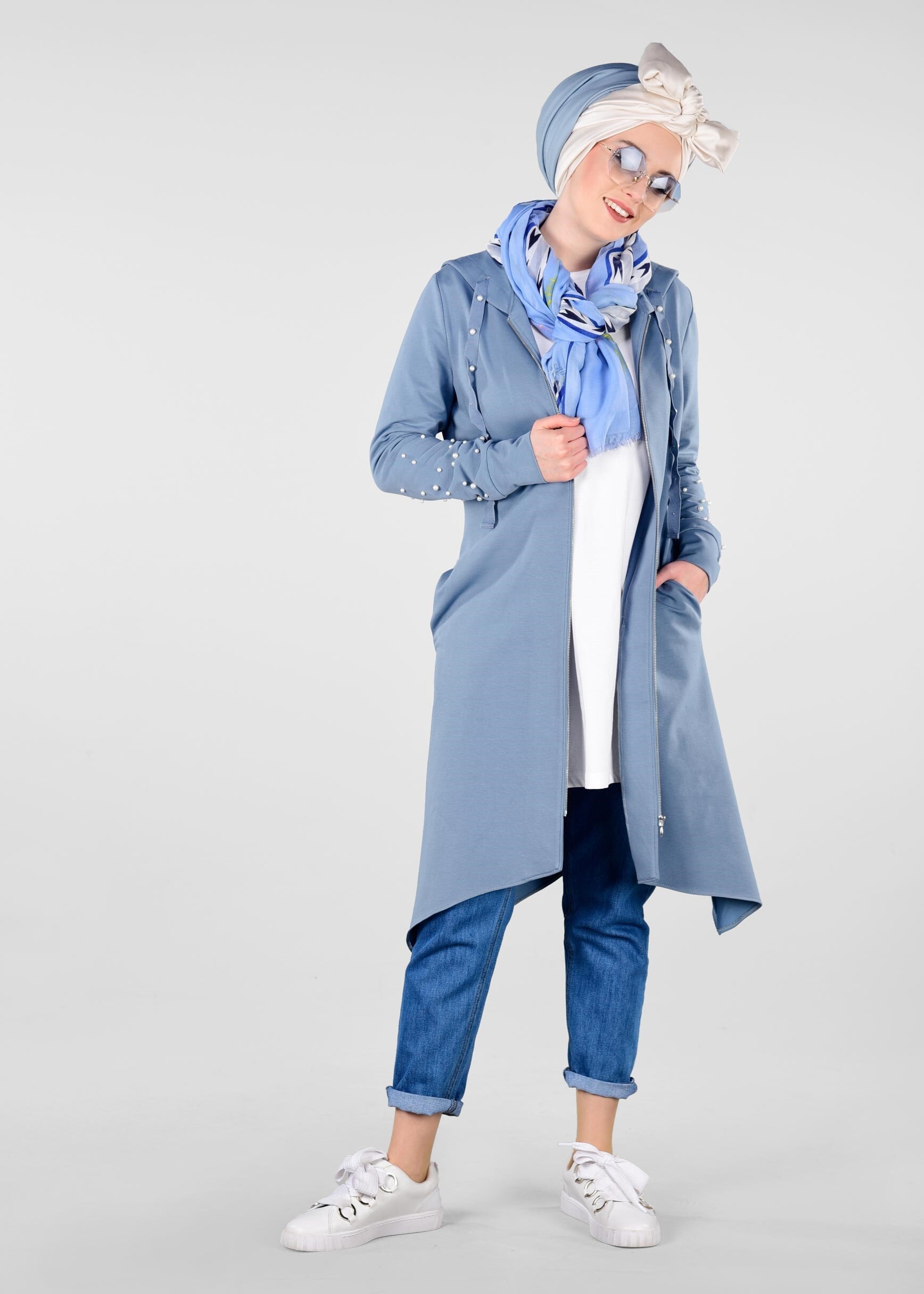 Tesettür giyim MAVİ KAPÜŞONLU İNCİLİ EŞOFMAN TUNİK 4010