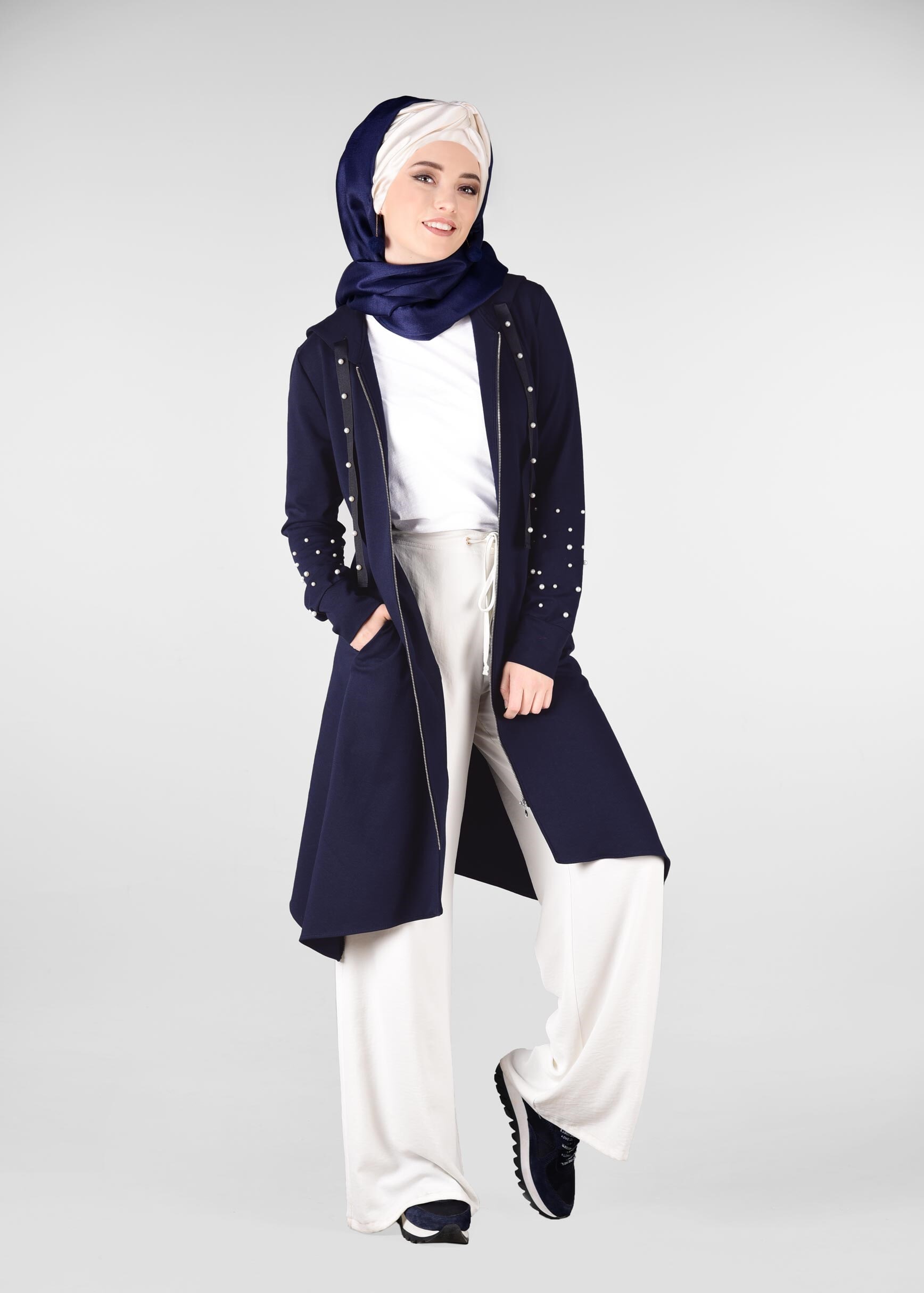 Tesettür giyim LACİVERT KAPÜŞONLU İNCİLİ EŞOFMAN TUNİK 4010