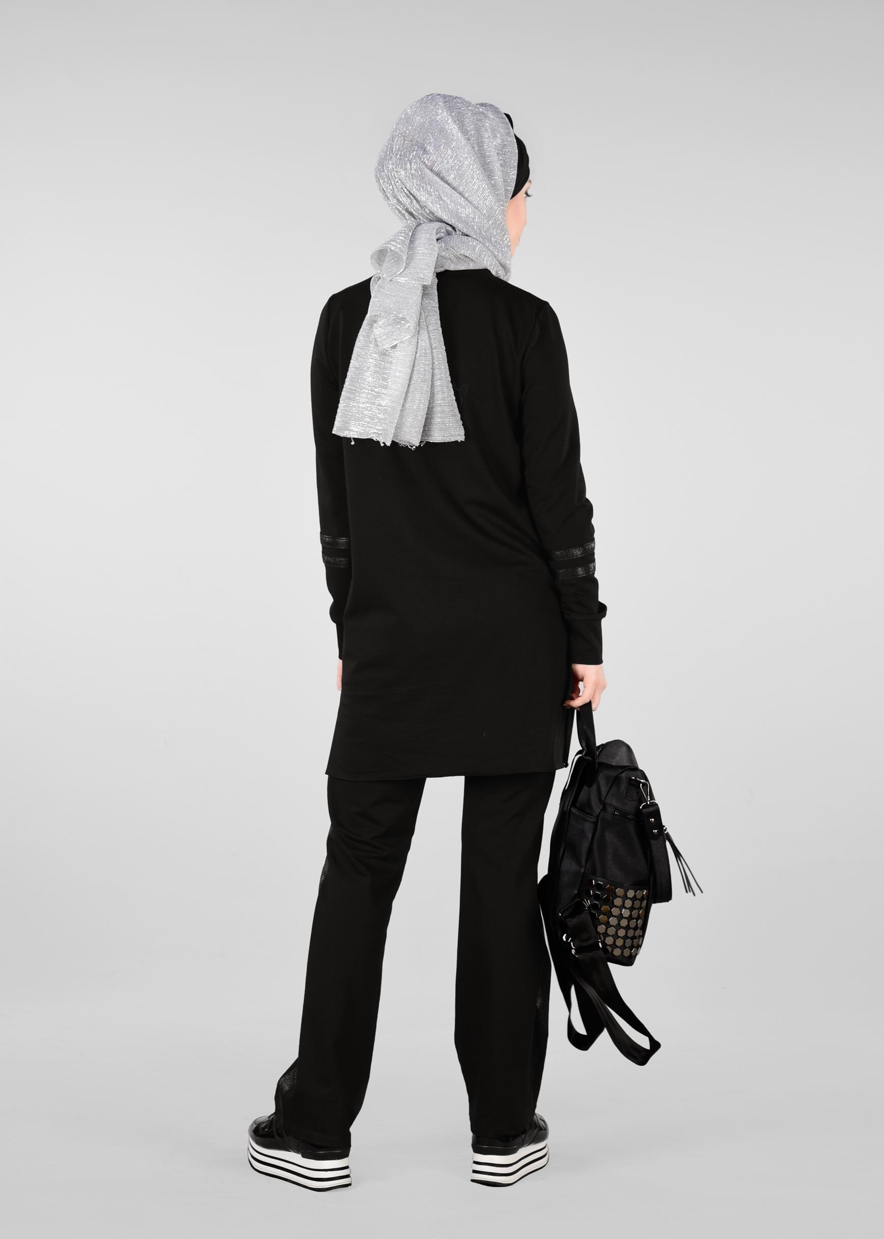 Tesettür giyim SİYAH BONCUK İŞLEMELİ ŞERİT DETAYLI 2&prime;Lİ EŞOFMAN TAKIM 4012