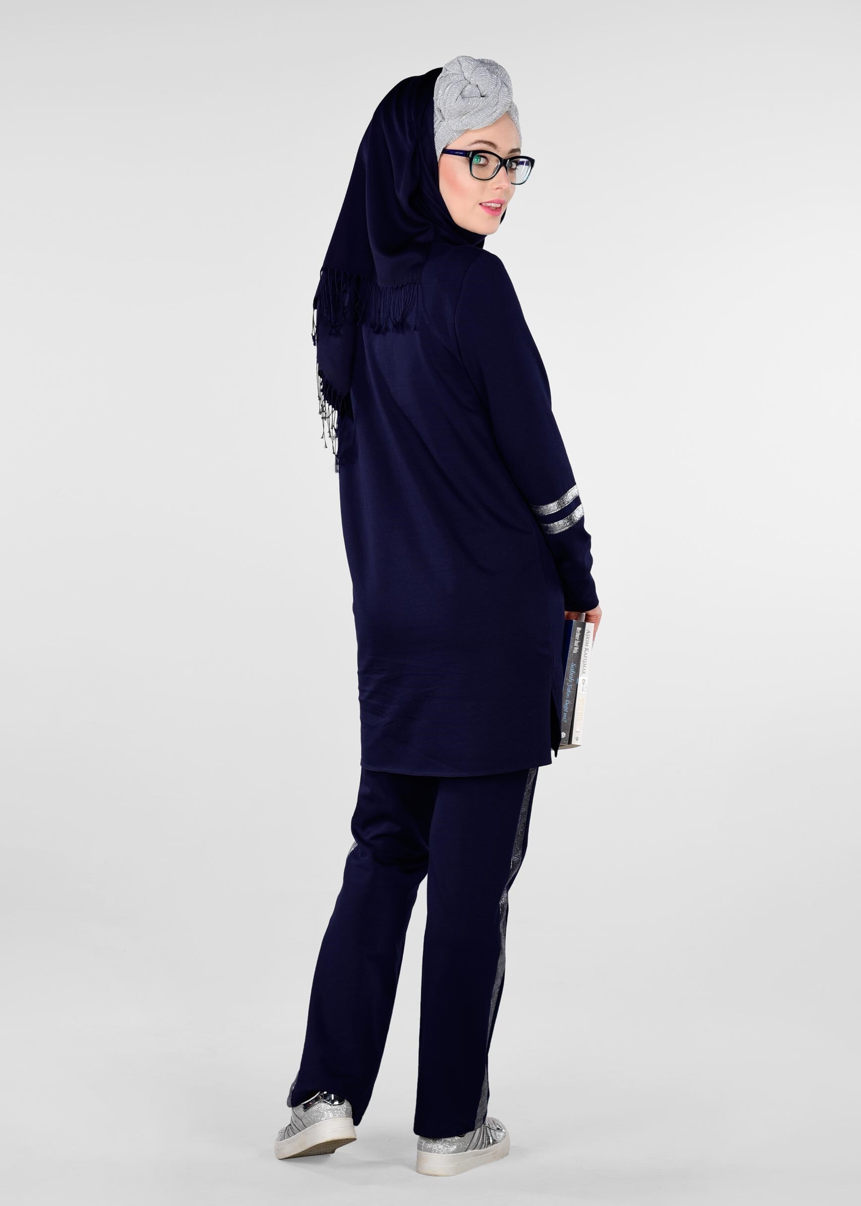 Tesettür giyim LACİVERT BONCUK İŞLEMELİ ŞERİT DETAYLI 2&prime;Lİ EŞOFMAN TAKIM 4012