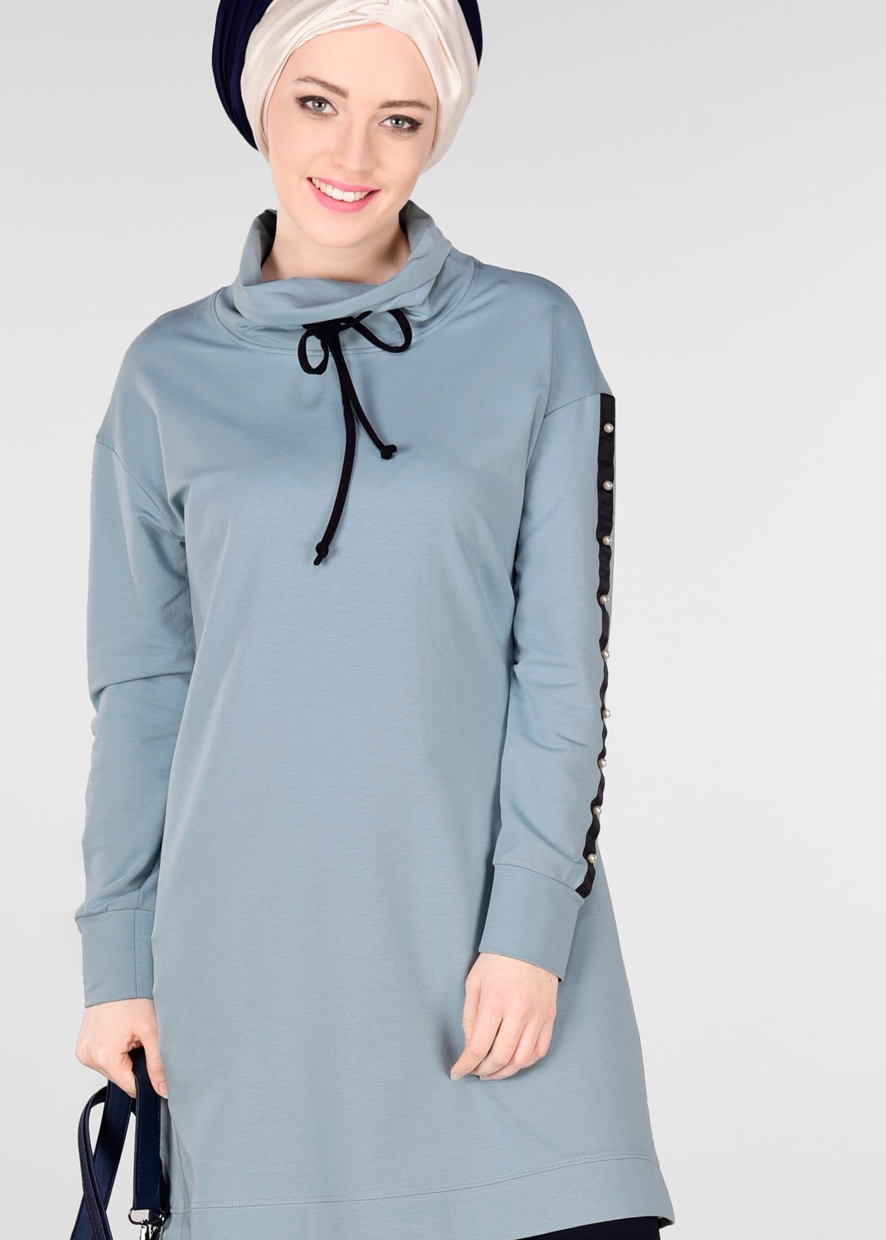Tesettür giyim MAVİ KOLLARI İNCİ İŞLEMELİ ŞERİTLİ 2&prime;Lİ EŞOFMAN TAKIM 4013