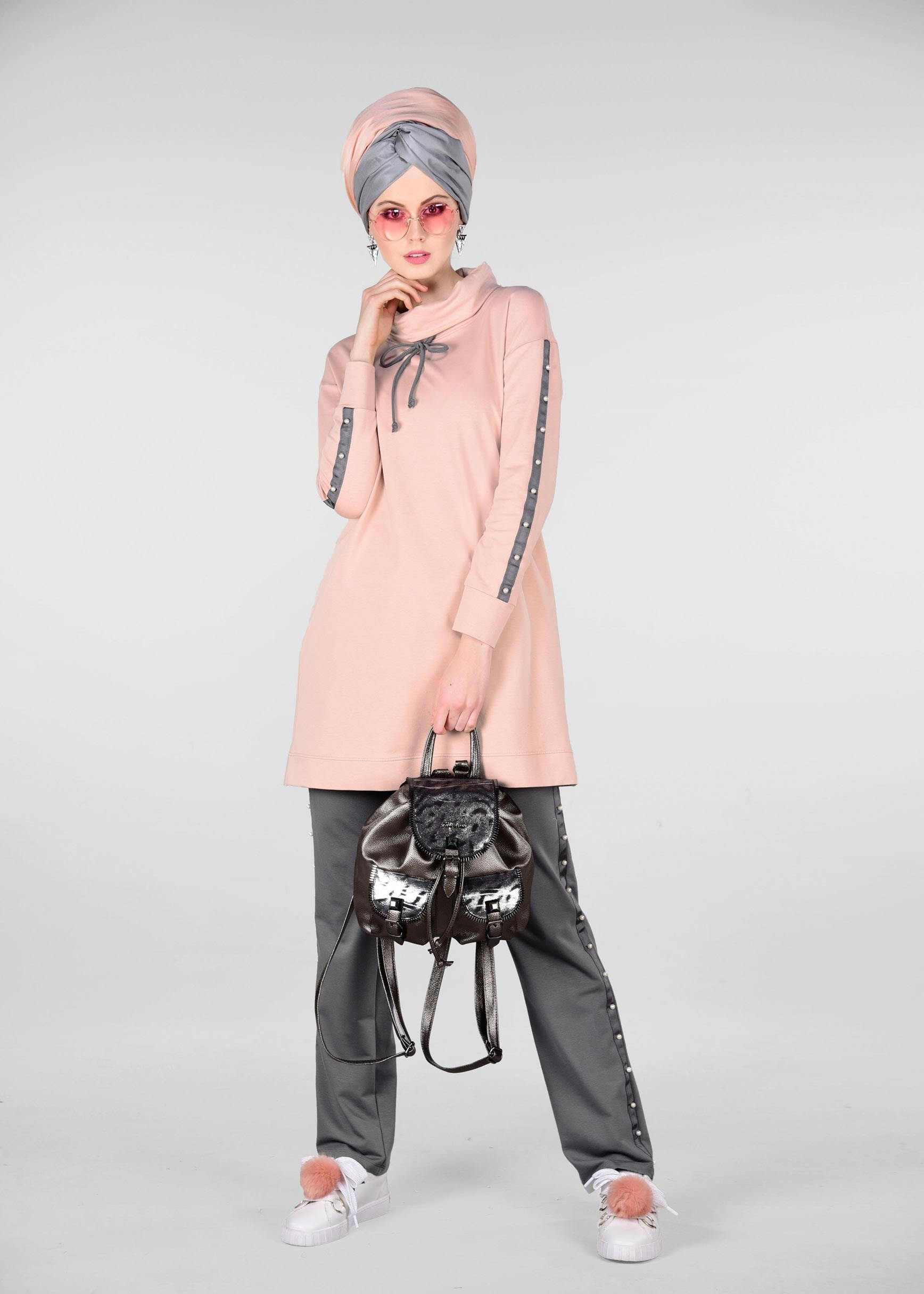 Tesettür giyim PUDRA KOLLARI İNCİ İŞLEMELİ ŞERİTLİ 2&prime;Lİ EŞOFMAN TAKIM 4013