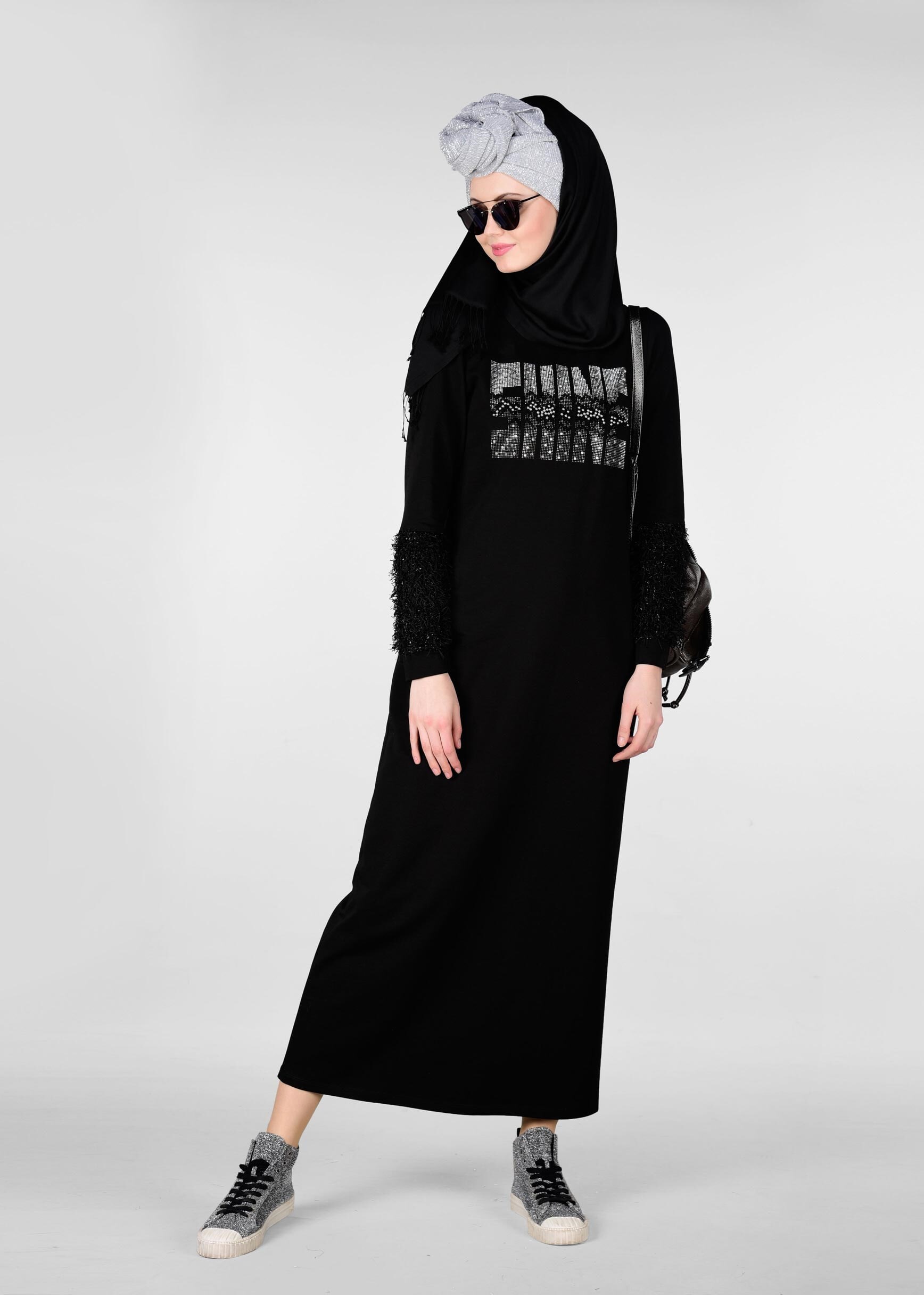 Tesettür giyim SİYAH KOLLARI SAÇAKLI EŞOFMAN ELBİSE 4038 