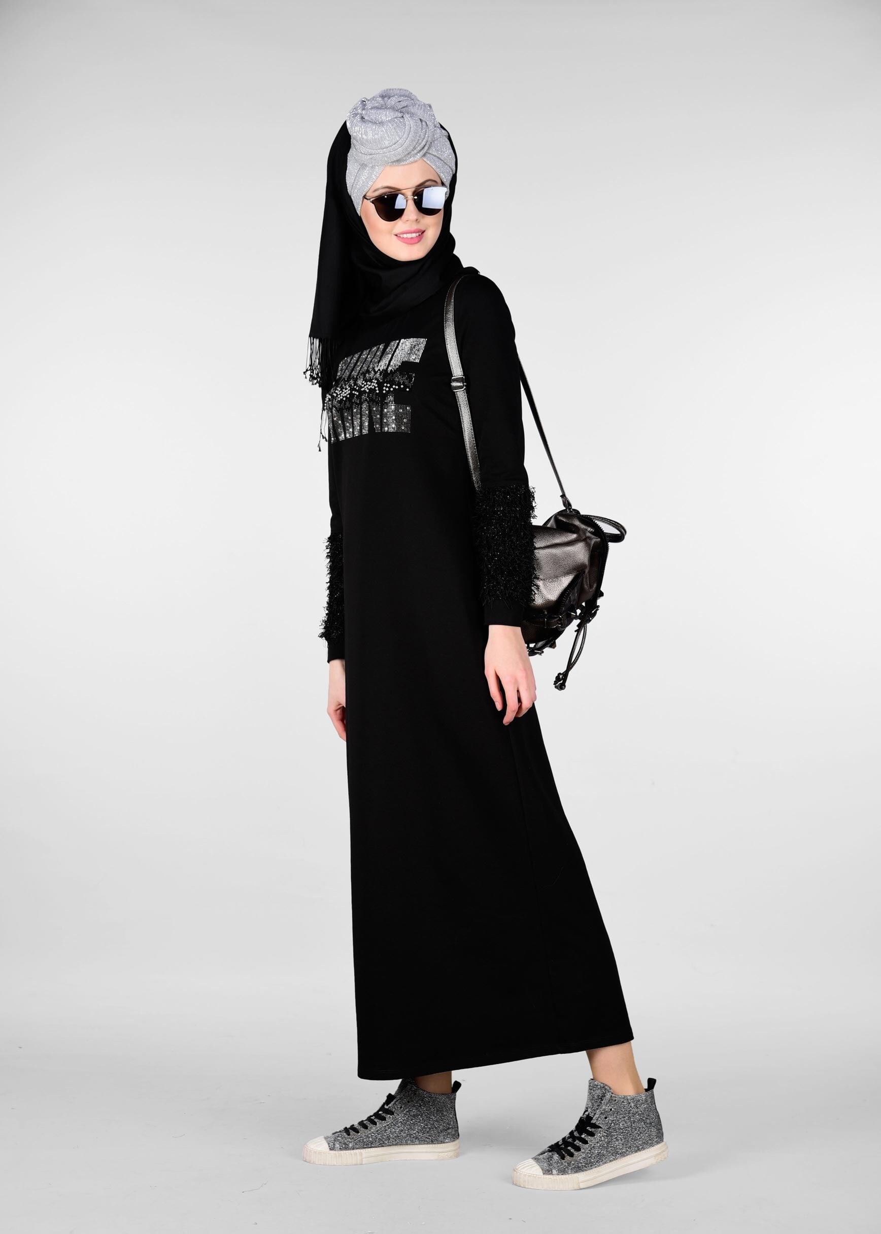 Tesettür giyim SİYAH KOLLARI SAÇAKLI EŞOFMAN ELBİSE 4038 