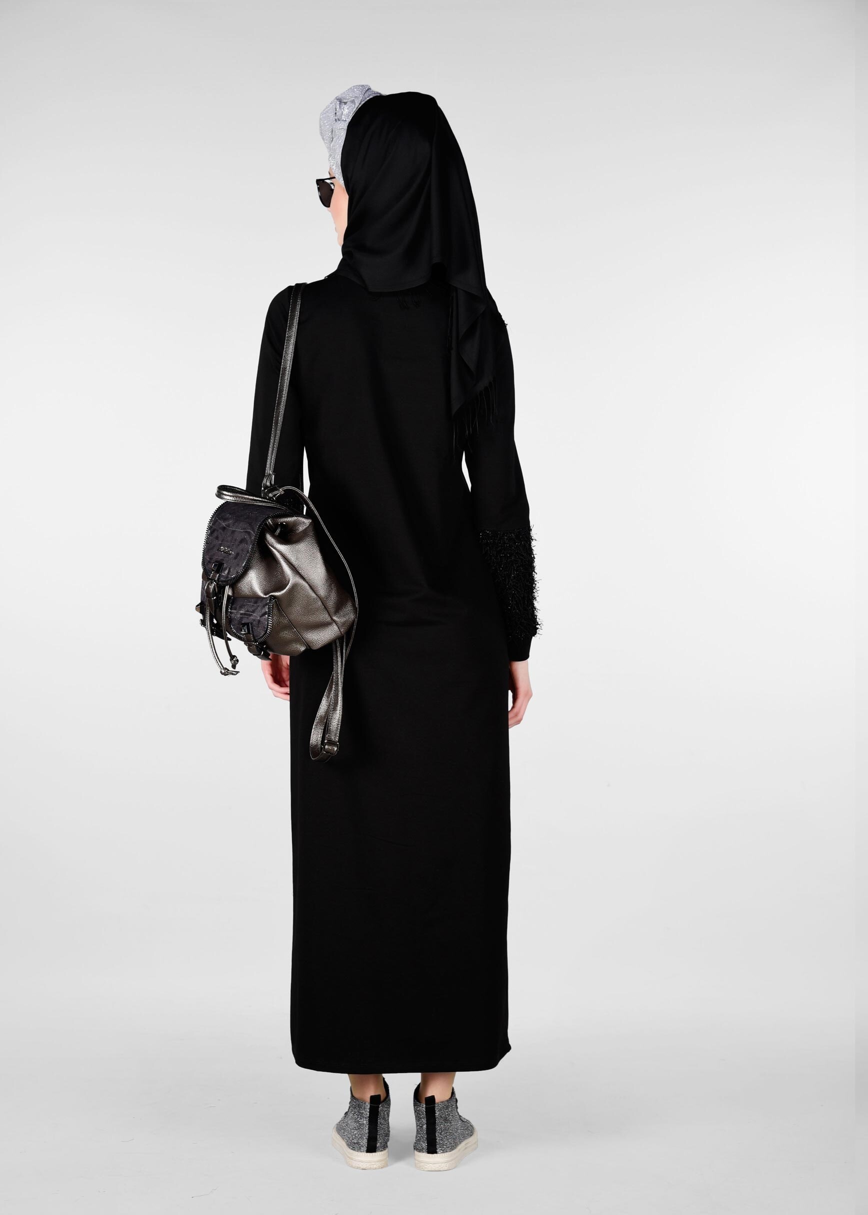 Tesettür giyim SİYAH KOLLARI SAÇAKLI EŞOFMAN ELBİSE 4038 