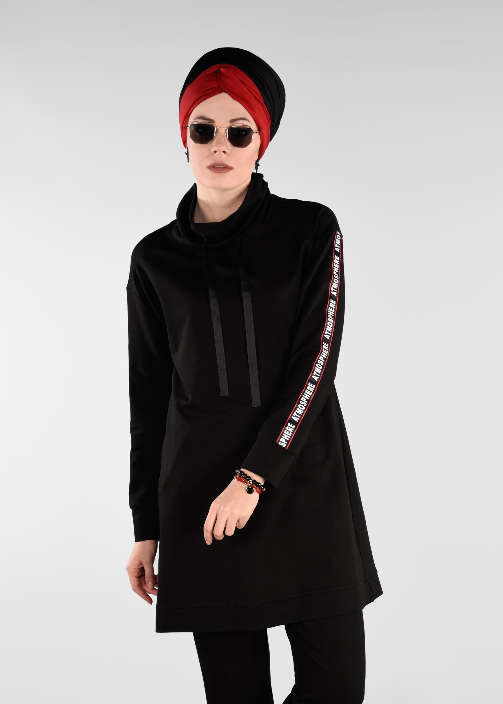 Tesettür giyim SİYAH KOLLARI ŞERİT DETAYLI 2&prime;Lİ EŞOFMAN TAKIM 4040