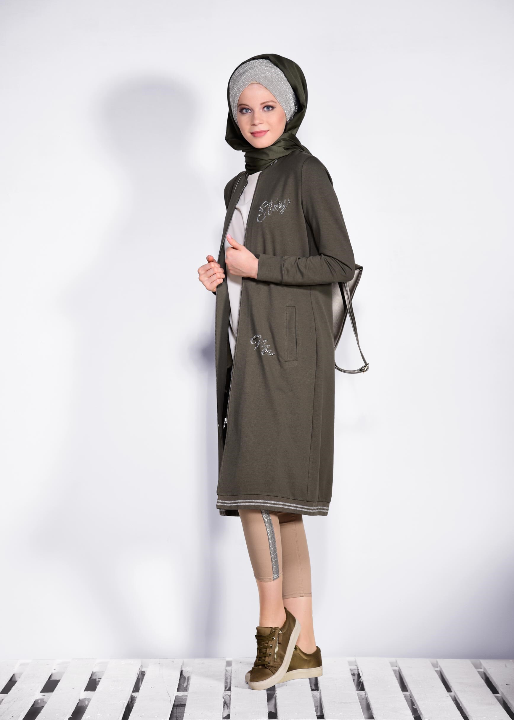 Tesettür giyim HAKİ ŞERİT DETAYLI EŞOFMAN TUNİK 4097