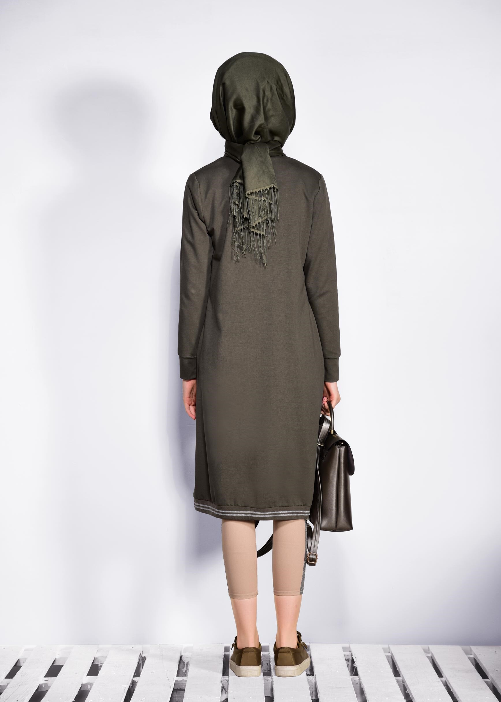 Tesettür giyim HAKİ ŞERİT DETAYLI EŞOFMAN TUNİK 4097