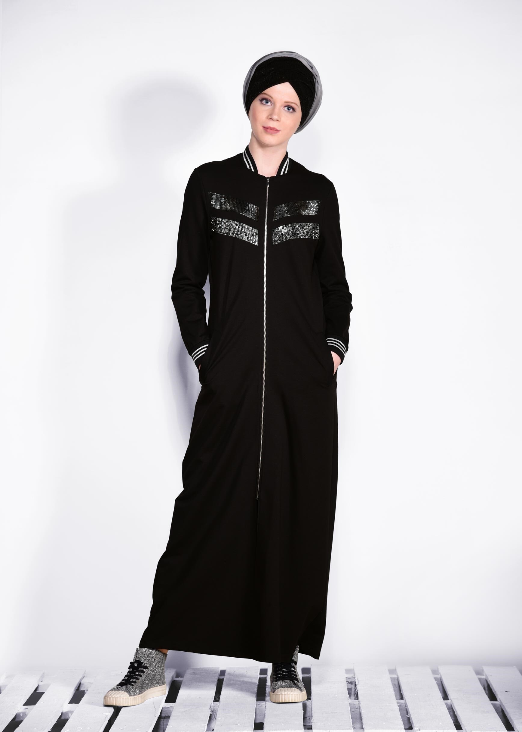 Tesettür giyim SİYAH BONCUK İŞLEMELİ EŞOFMAN TUNİK 4098