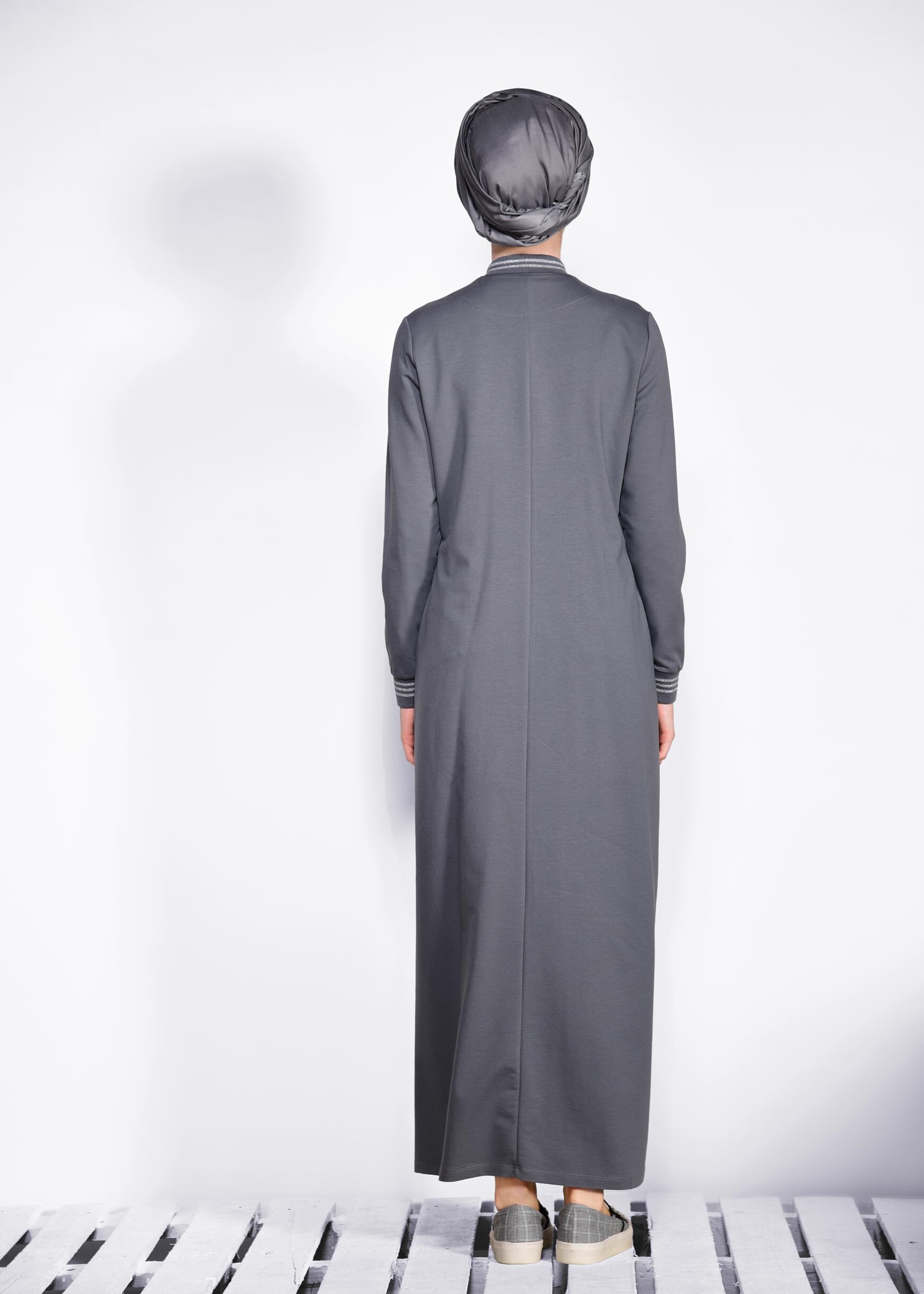 Tesettür giyim GRİ BONCUK İŞLEMELİ EŞOFMAN TUNİK 4098