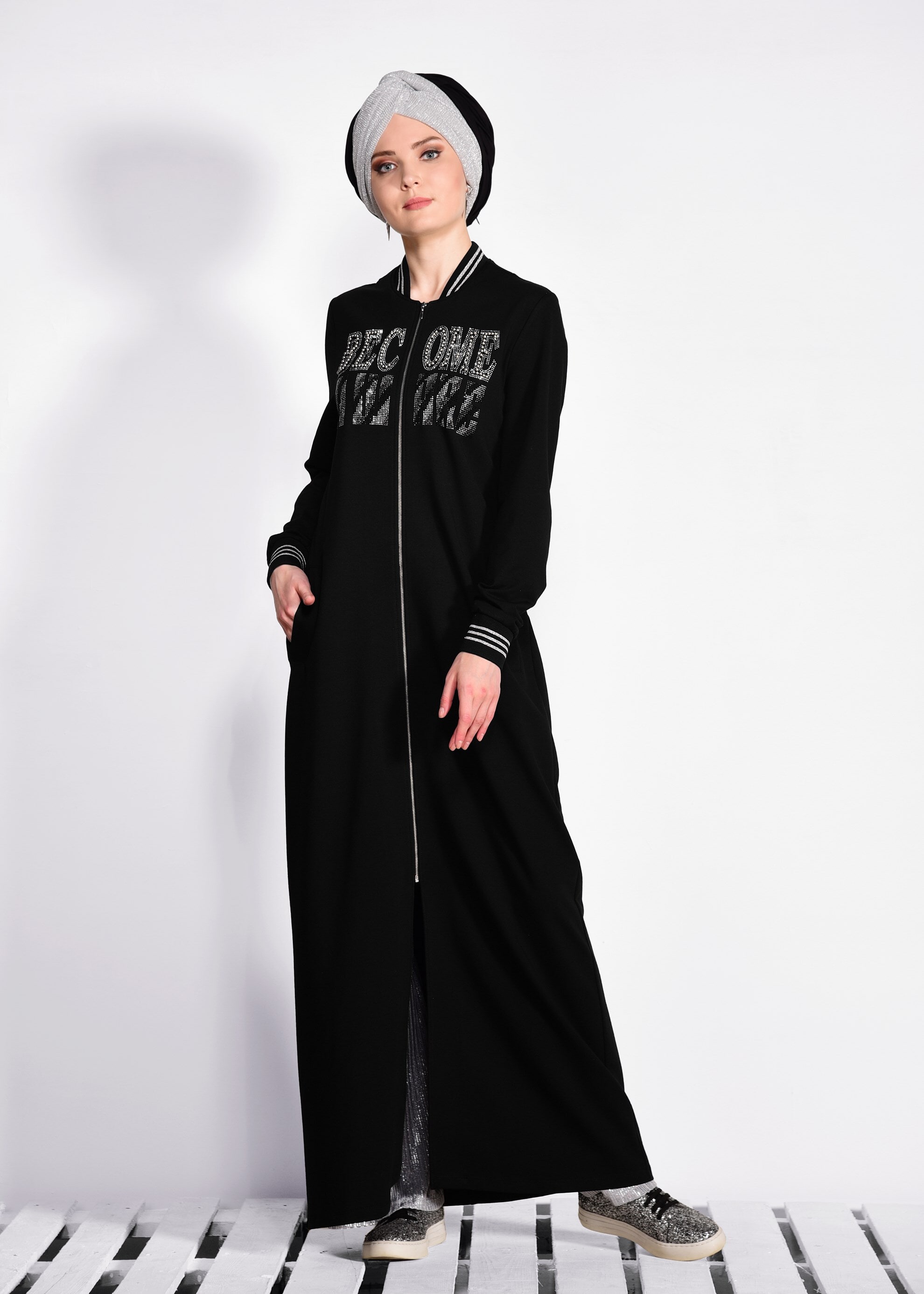 Tesettür giyim SİYAH YAZI BASKILI UZUN EŞOFMAN TUNİK 4099