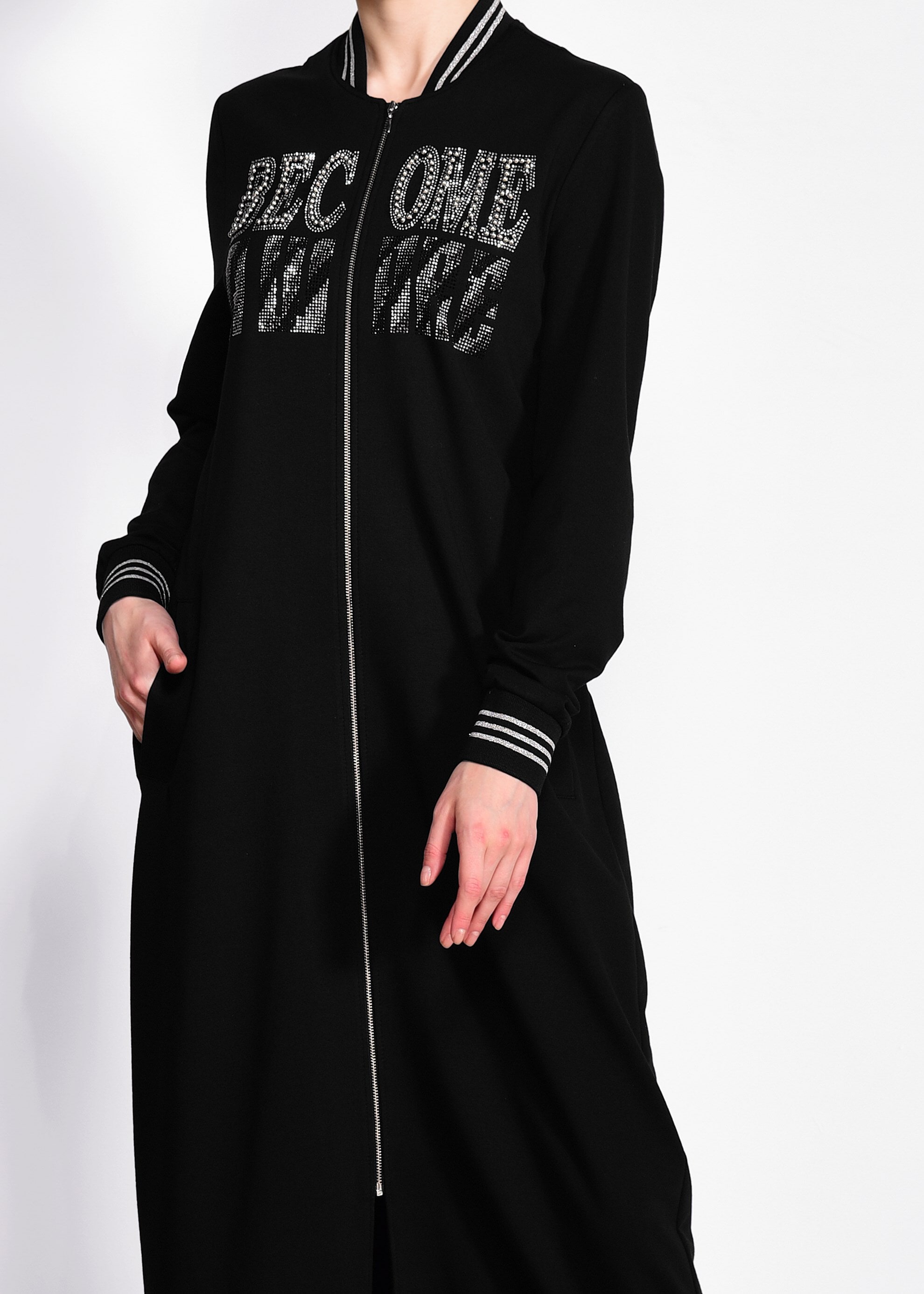 Tesettür giyim SİYAH YAZI BASKILI UZUN EŞOFMAN TUNİK 4099