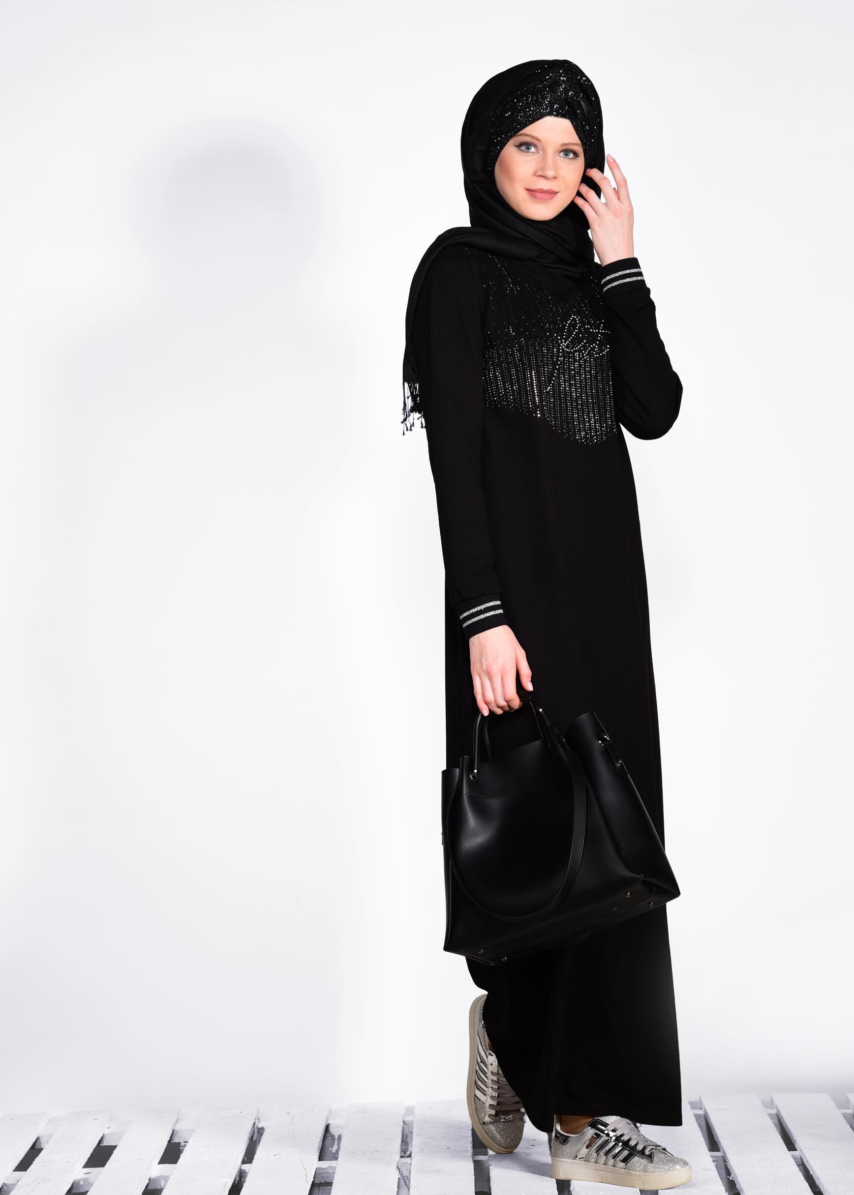 Tesettür giyim SİYAH TAŞ BASKILI EŞOFMAN ELBİSE 4130