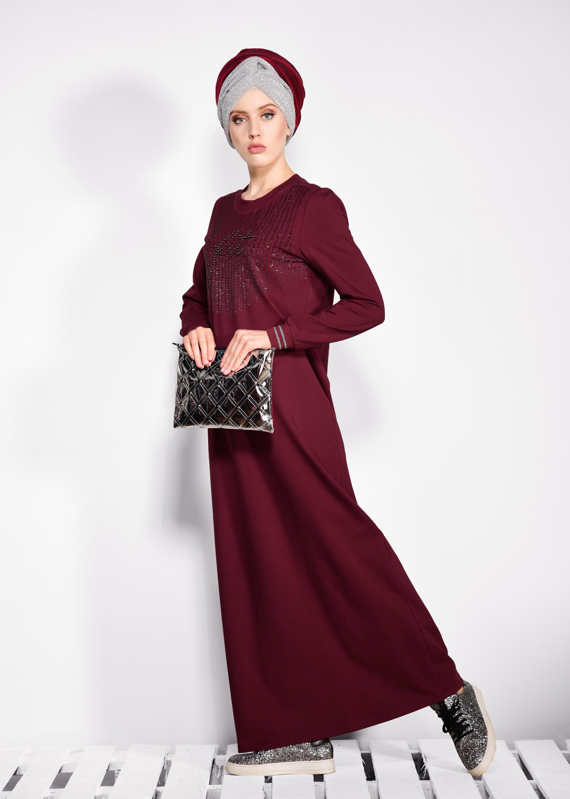 Tesettür giyim BORDO TAŞ BASKILI EŞOFMAN ELBİSE 4130