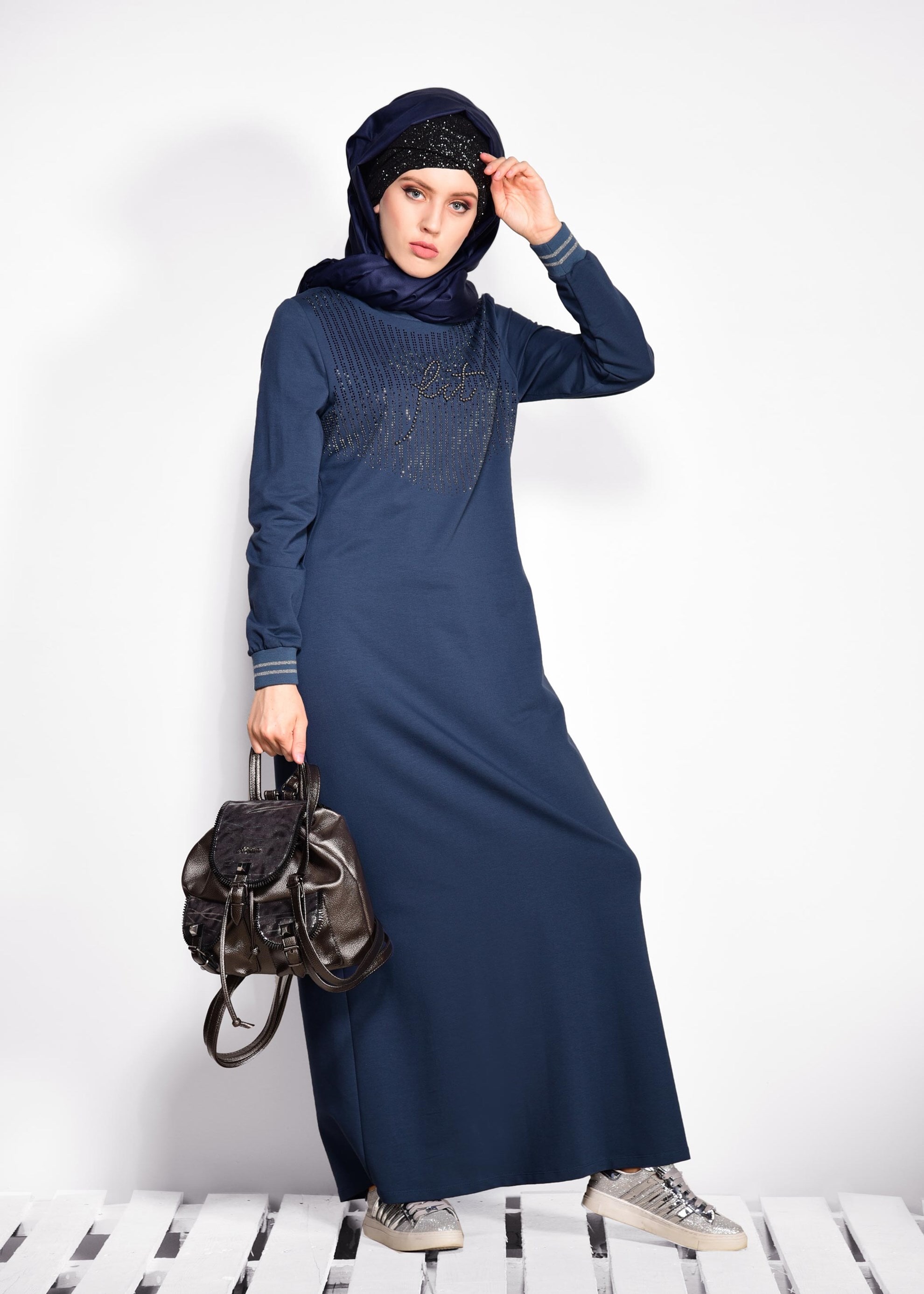 Tesettür giyim LACİVERT TAŞ BASKILI EŞOFMAN ELBİSE 4130