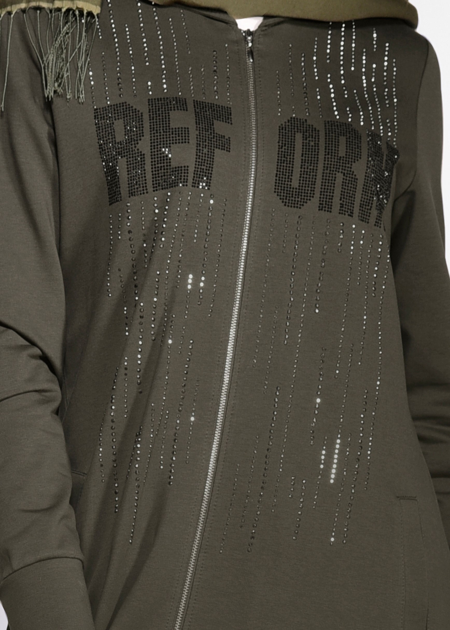 Tesettür giyim HAKİ YAZI DETAYLI KAPÜŞONLU UZUN EŞOFMAN TUNİK 4131