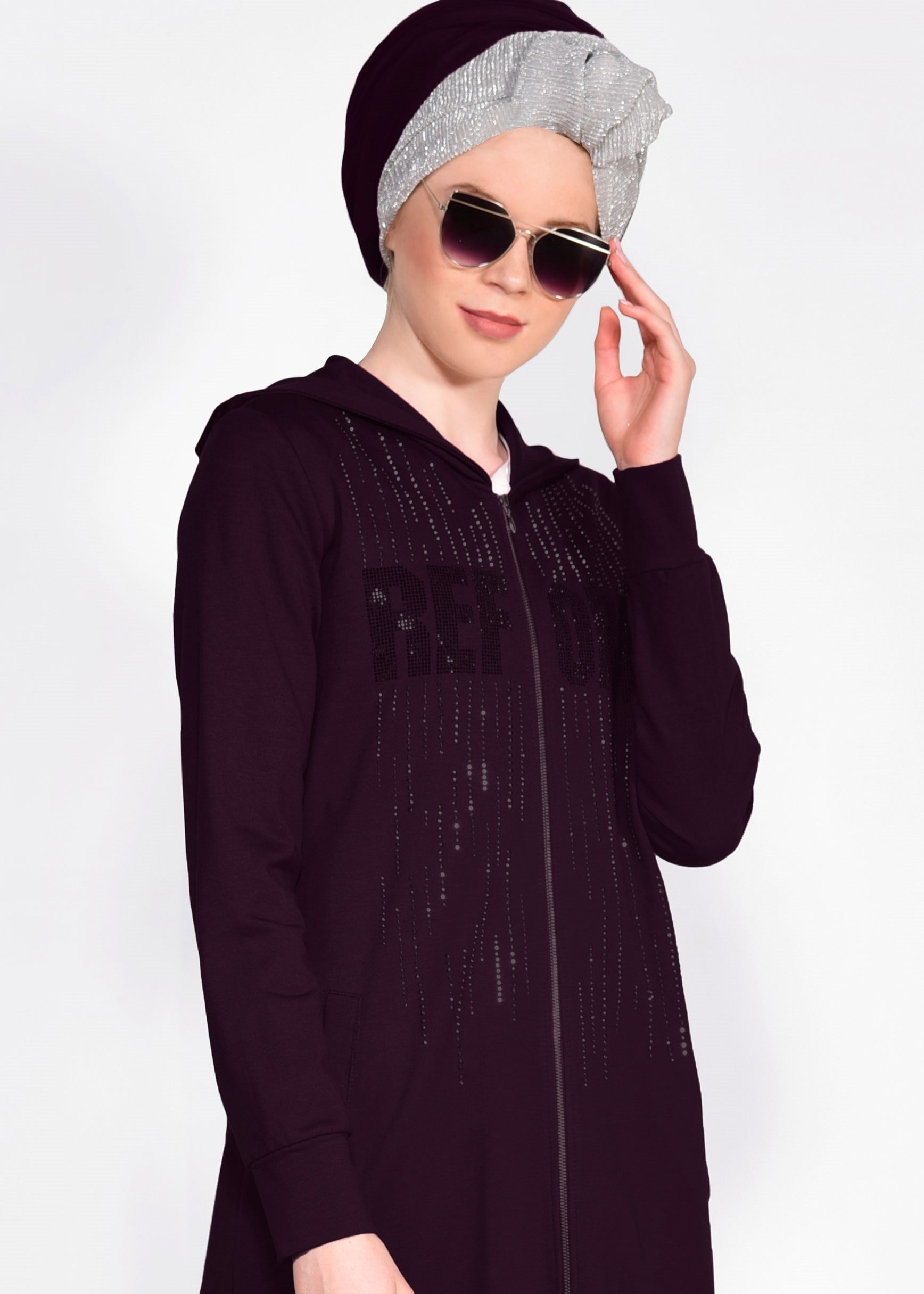 Tesettür giyim MOR YAZI DETAYLI KAPÜŞONLU UZUN EŞOFMAN TUNİK 4131