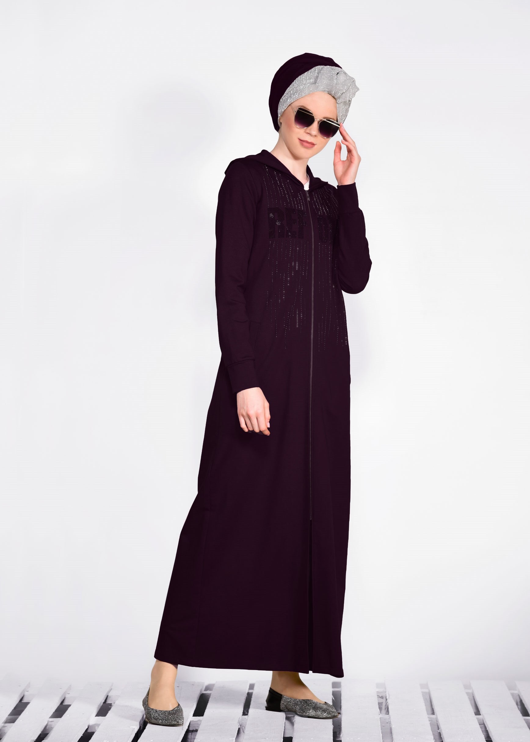 Tesettür giyim MOR YAZI DETAYLI KAPÜŞONLU UZUN EŞOFMAN TUNİK 4131