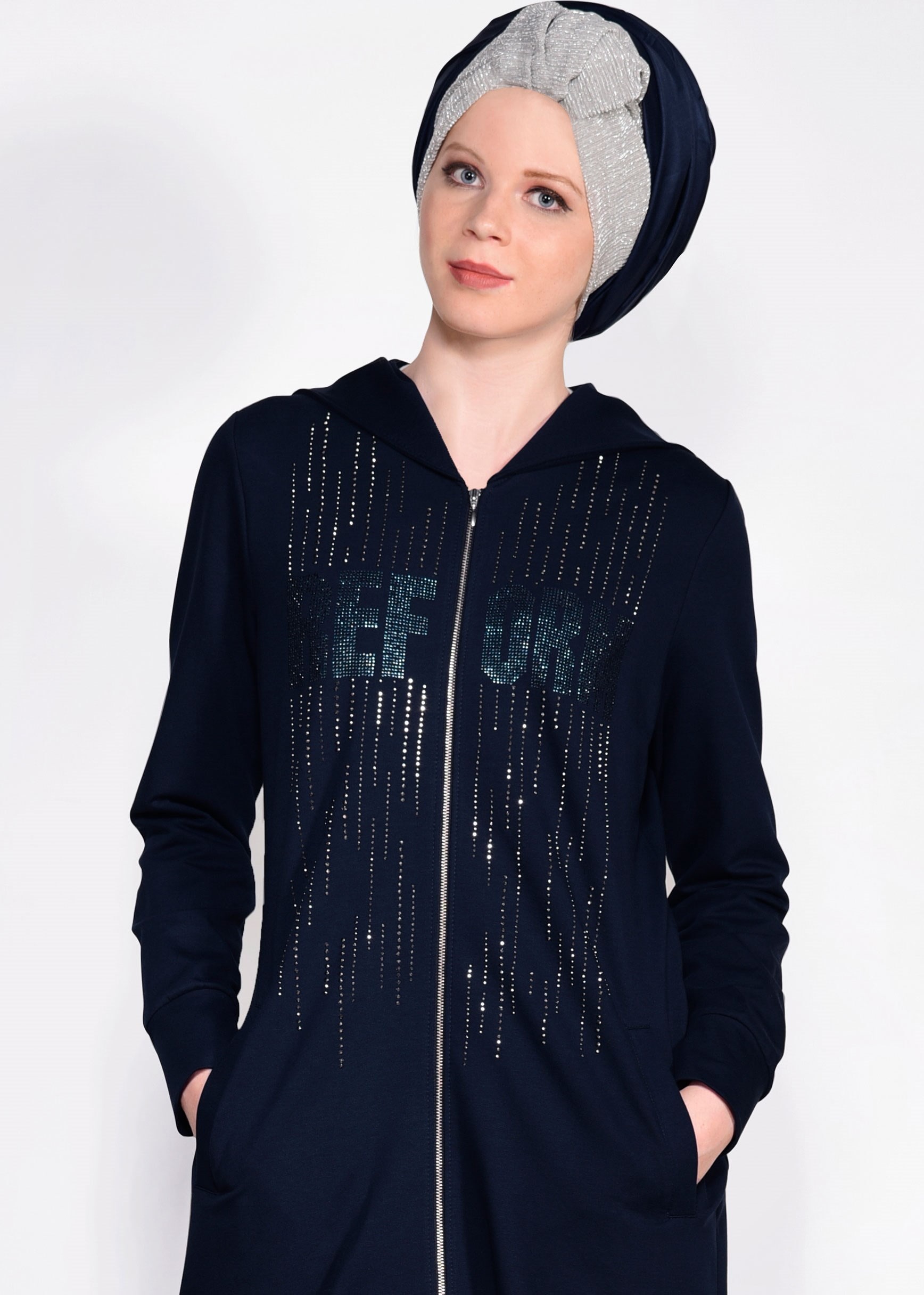 Tesettür giyim LACİVERT YAZI DETAYLI KAPÜŞONLU UZUN EŞOFMAN TUNİK 4131