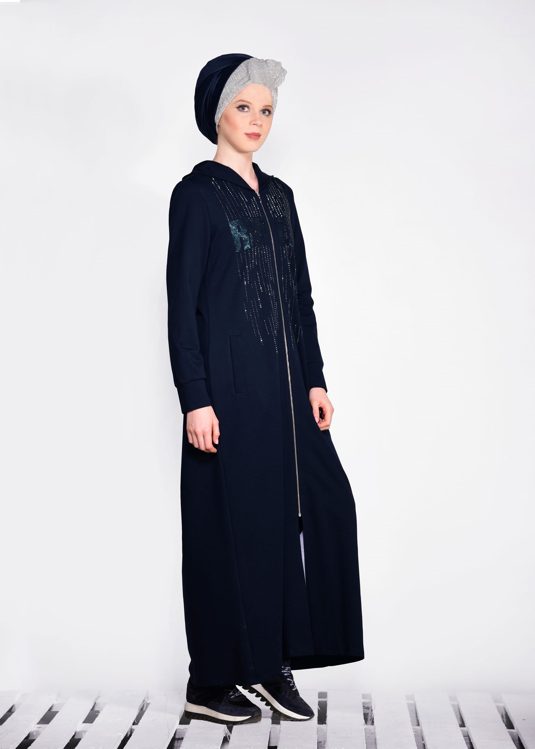 Tesettür giyim LACİVERT YAZI DETAYLI KAPÜŞONLU UZUN EŞOFMAN TUNİK 4131