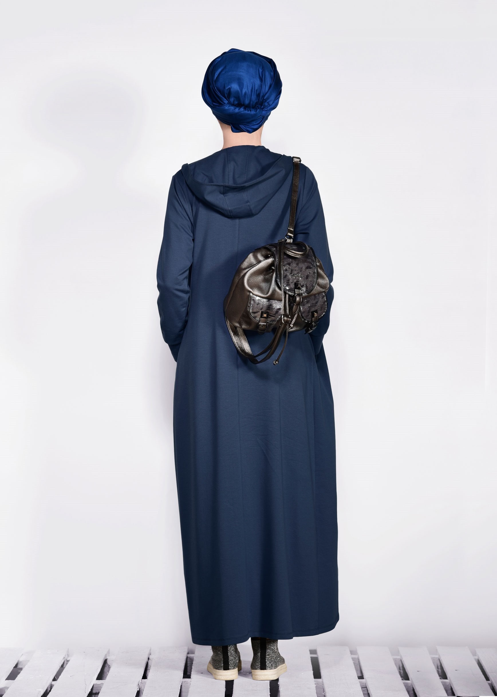 Tesettür giyim LACİVERT YAZI DETAYLI KAPÜŞONLU UZUN EŞOFMAN TUNİK 4131