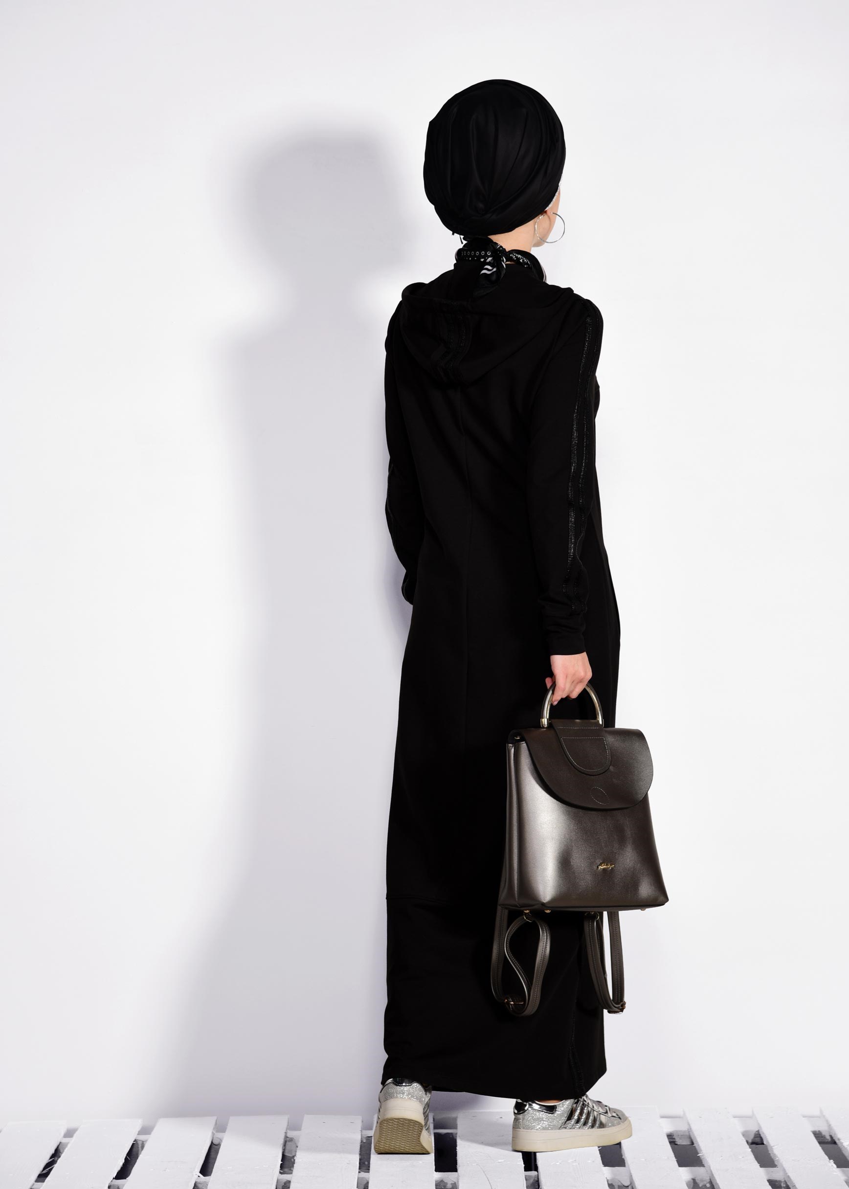 Tesettür giyim SİYAH ARMALI KAPÜŞONLU EŞOFMAN TUNİK 4146