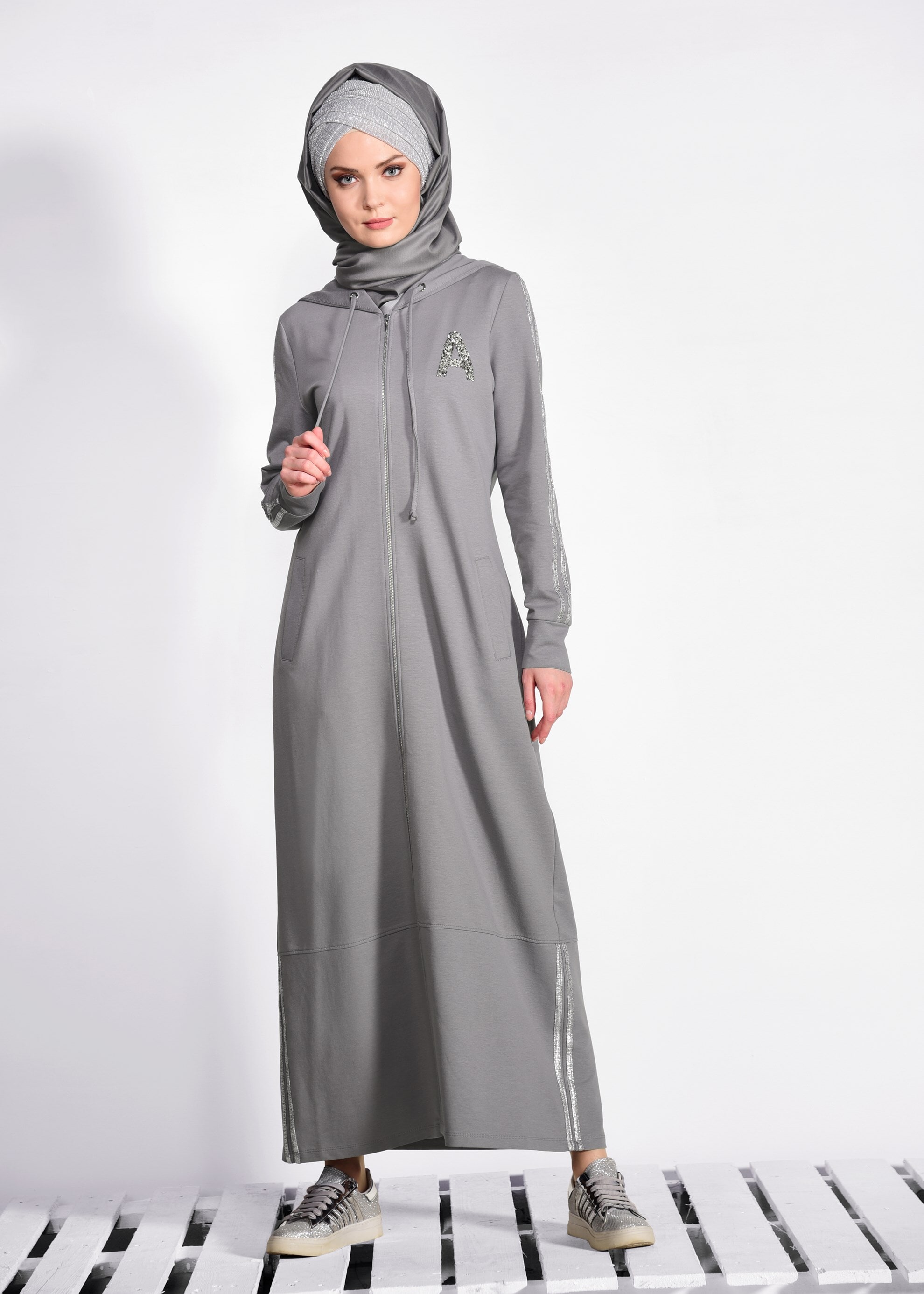 Tesettür giyim GRİ ARMALI KAPÜŞONLU EŞOFMAN TUNİK 4146