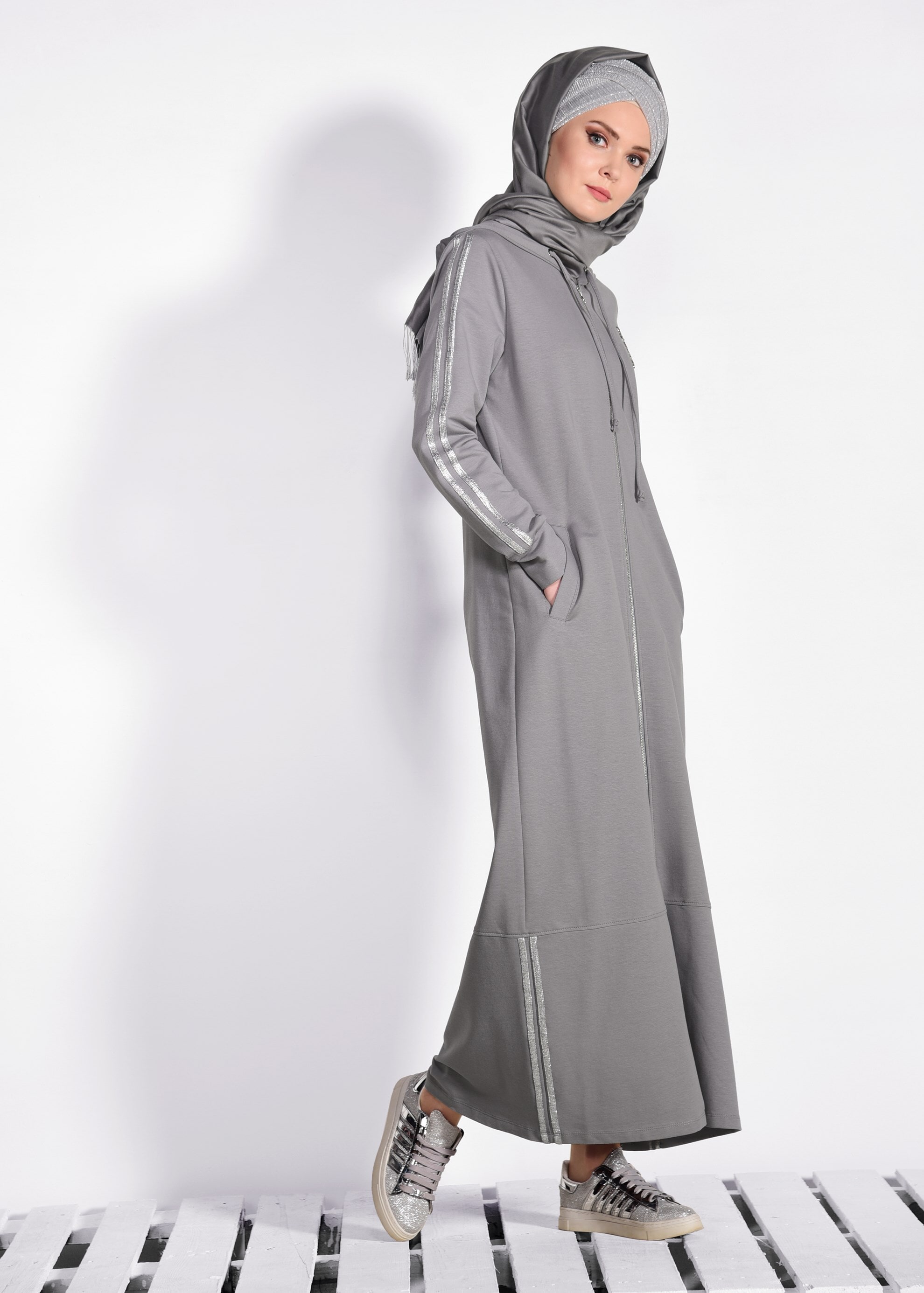 Tesettür giyim GRİ ARMALI KAPÜŞONLU EŞOFMAN TUNİK 4146