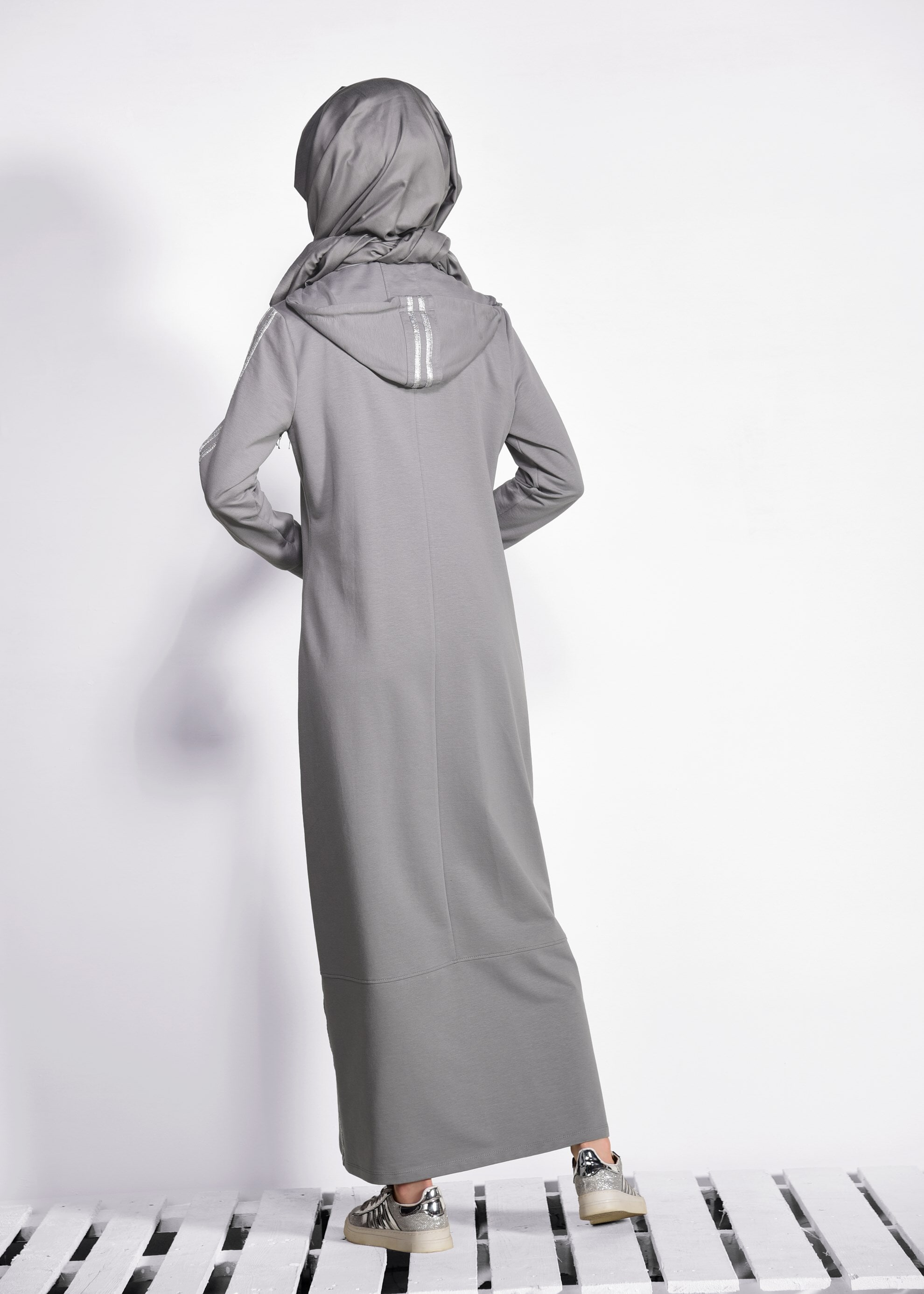 Tesettür giyim GRİ ARMALI KAPÜŞONLU EŞOFMAN TUNİK 4146