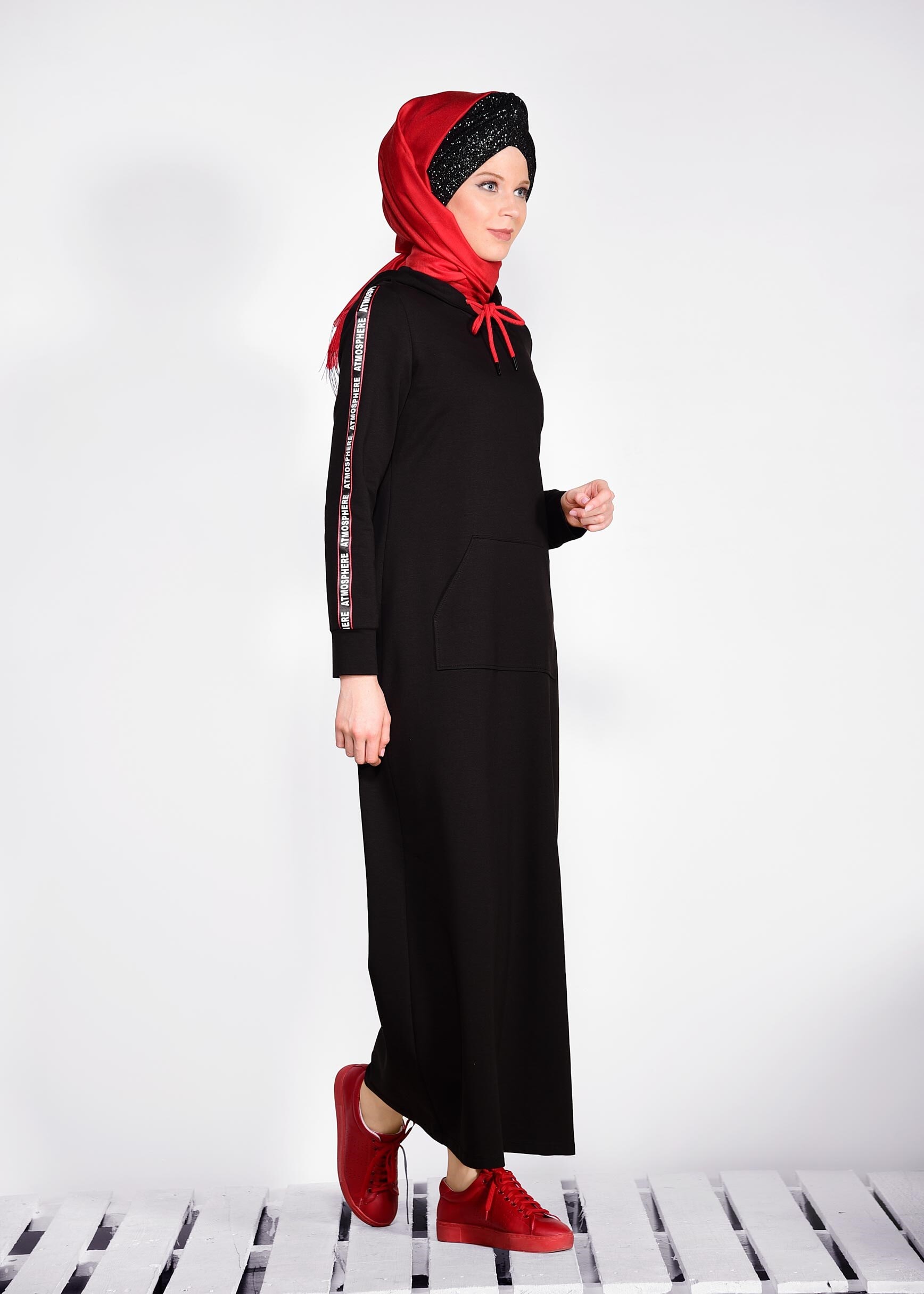 Tesettür giyim SİYAH CEPLİ KAPÜŞONLU EŞOFMAN ELBİSE 4148 