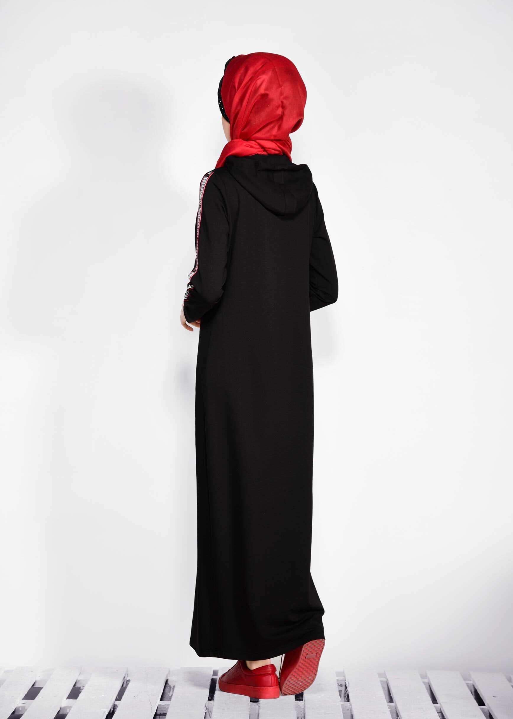 Tesettür giyim SİYAH CEPLİ KAPÜŞONLU EŞOFMAN ELBİSE 4148 