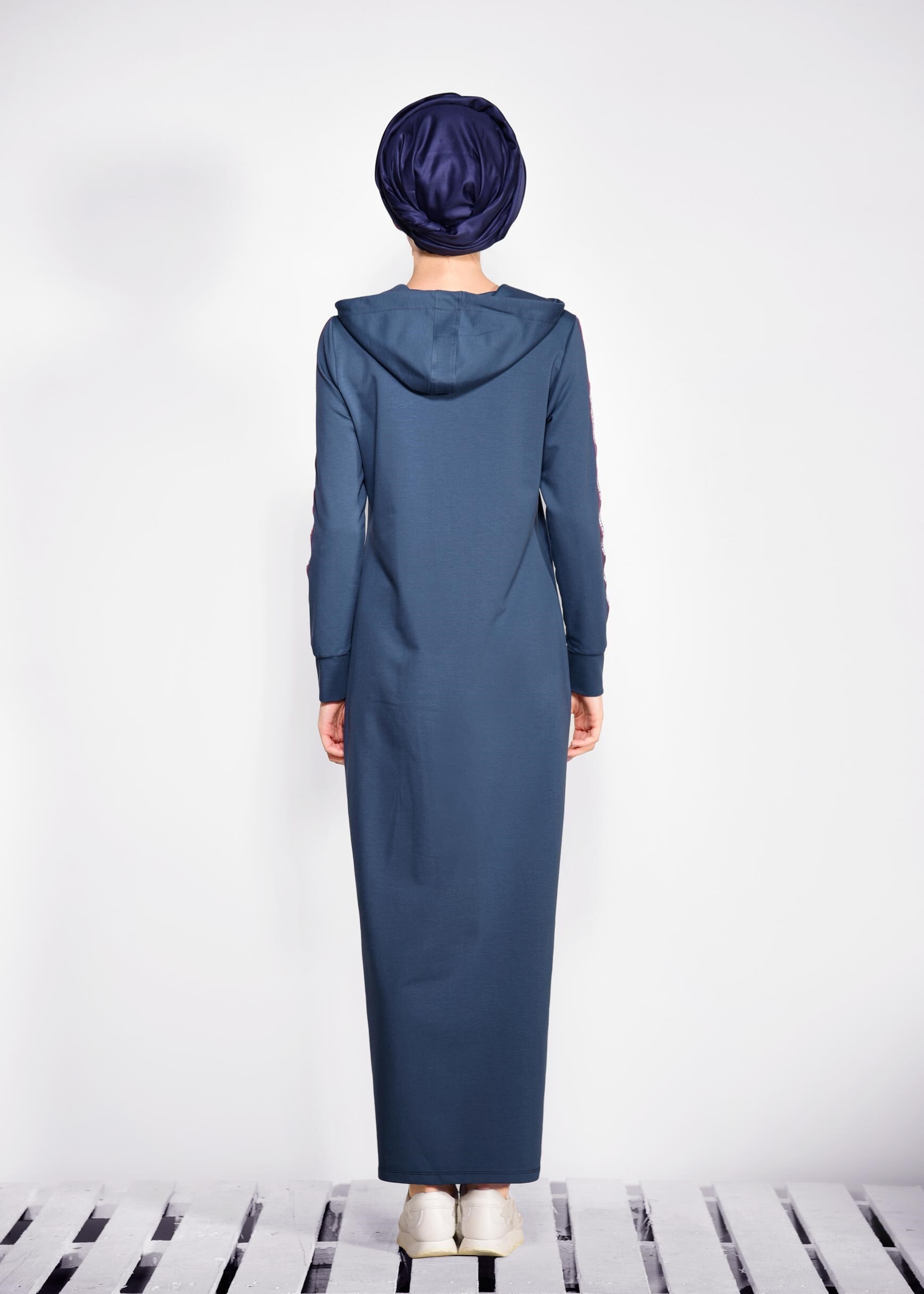 Tesettür giyim LACİVERT CEPLİ KAPÜŞONLU EŞOFMAN ELBİSE 4148 