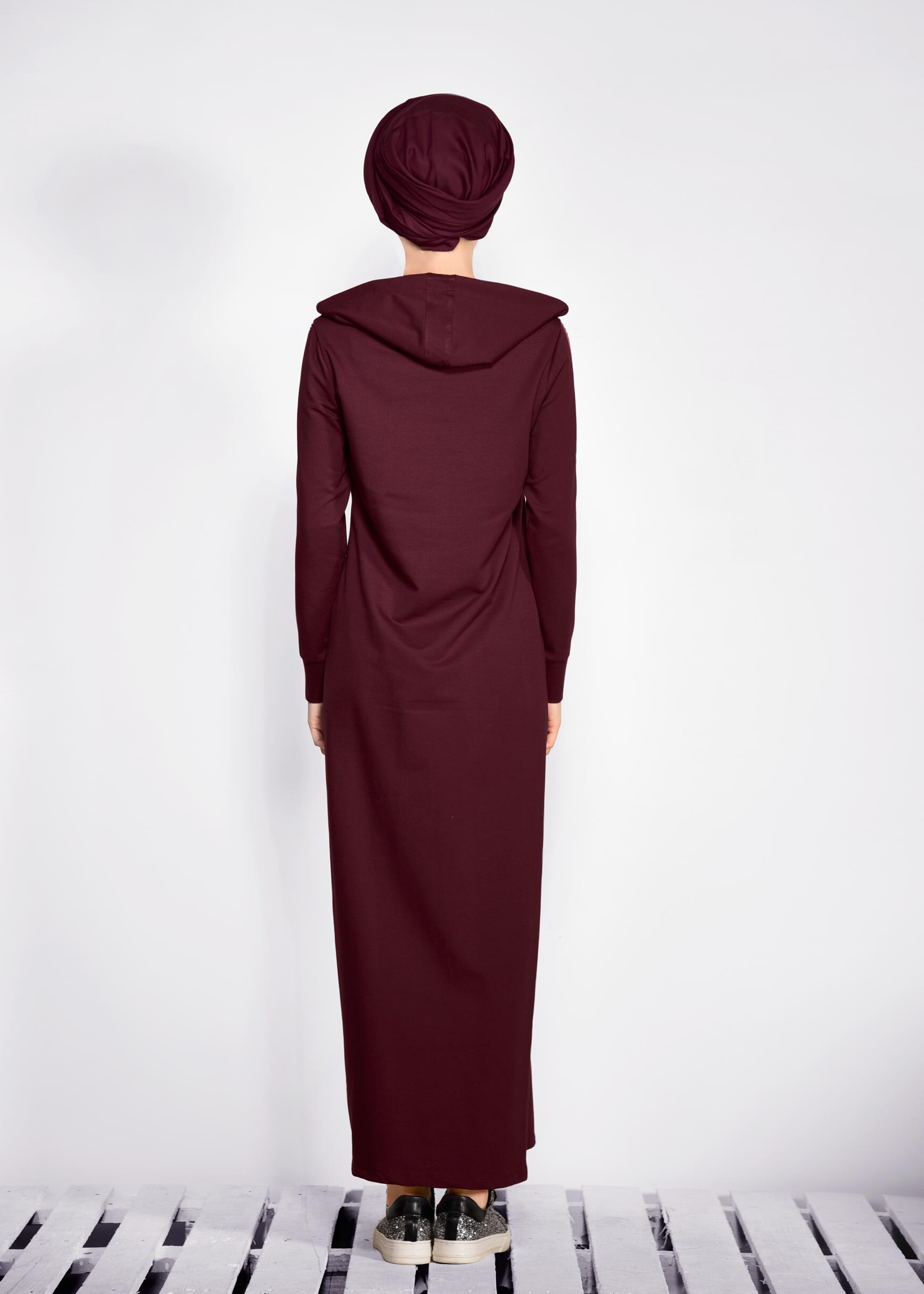 Tesettür giyim BORDO CEPLİ KAPÜŞONLU EŞOFMAN ELBİSE 4148 