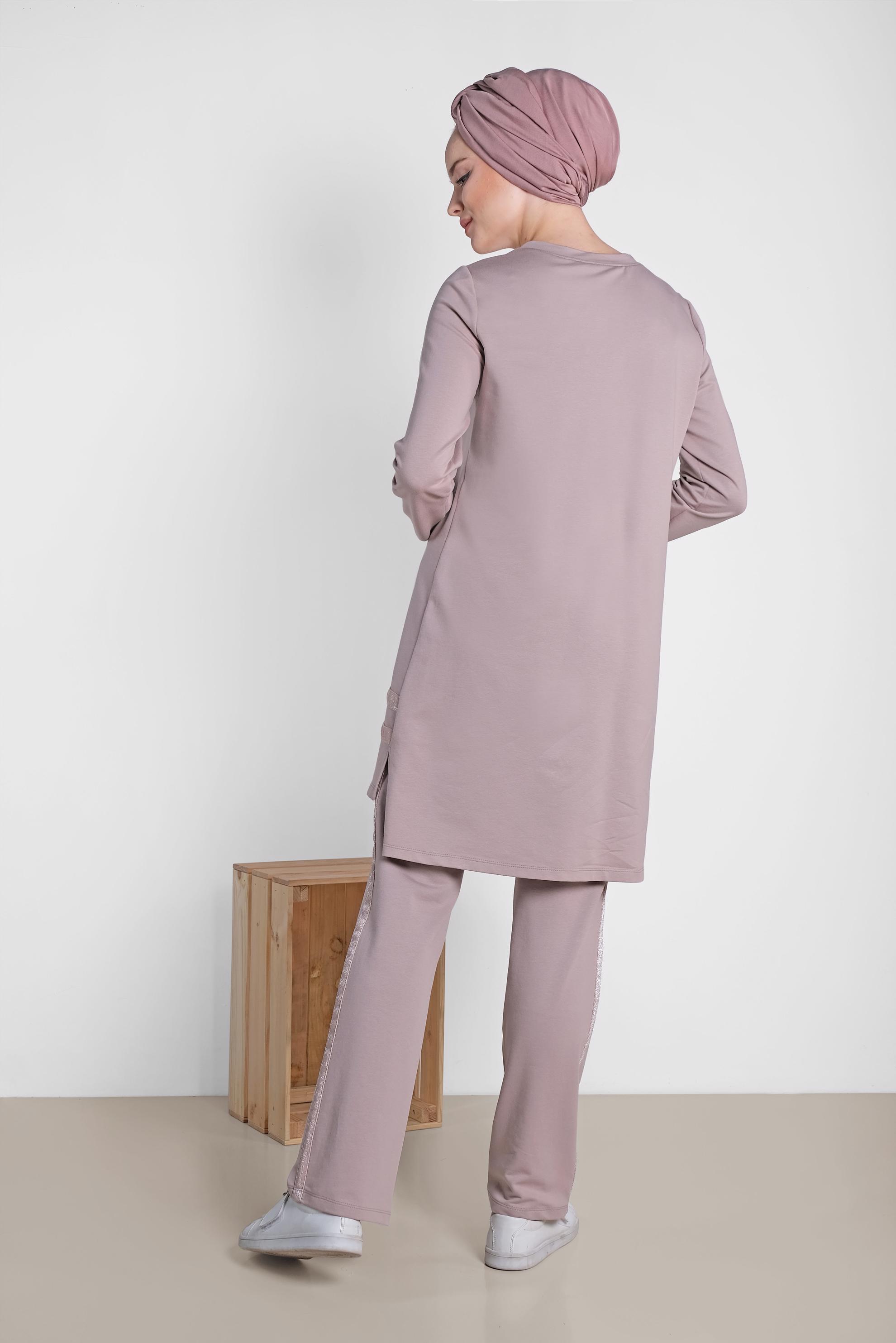 Tesettür giyim PUDRA YANLARI ŞERİTLİ 2&prime;Lİ EŞOFMAN TAKIM 4149