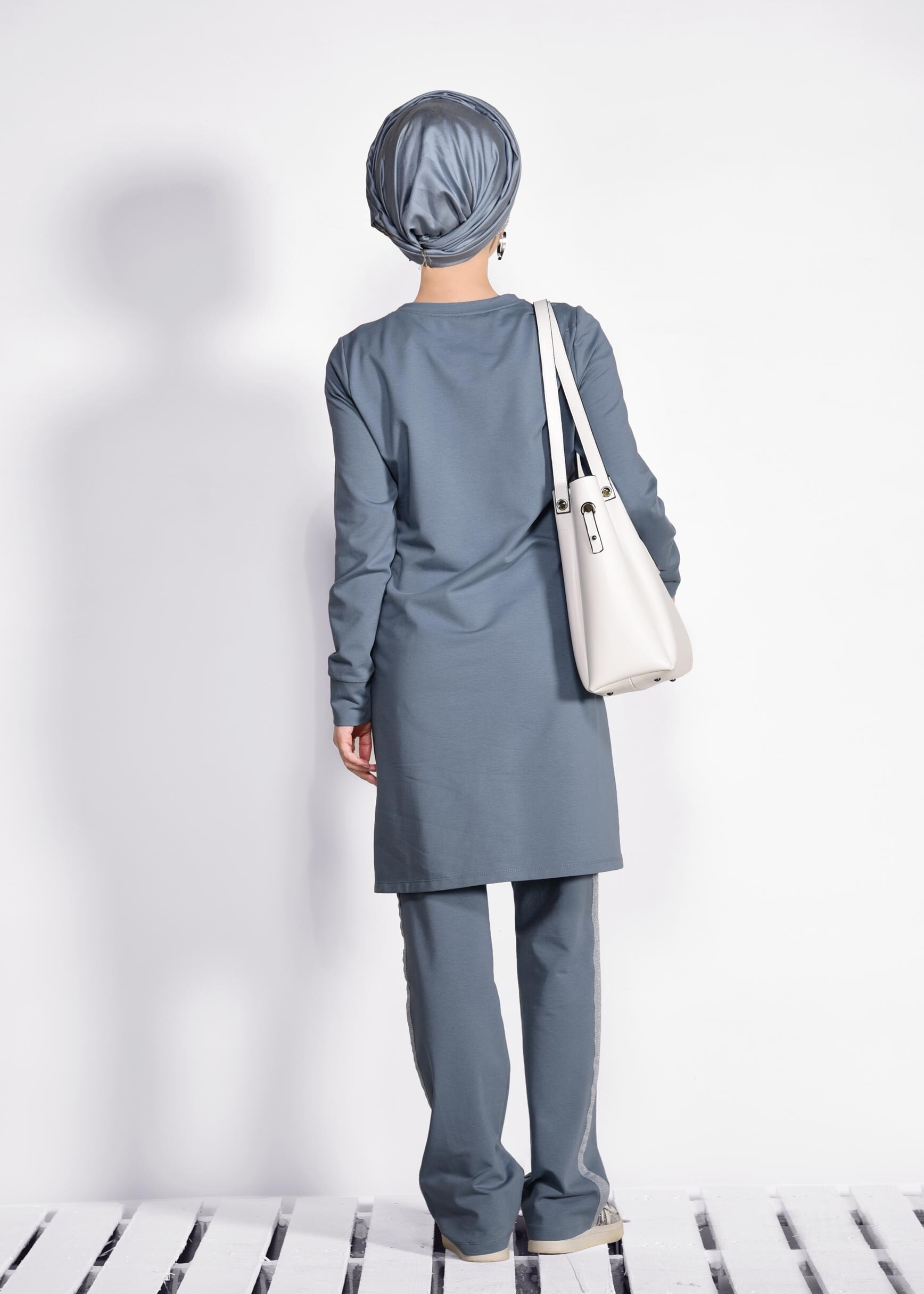 Tesettür giyim MAVİ YANLARI ŞERİTLİ 2&prime;Lİ EŞOFMAN TAKIM 4149