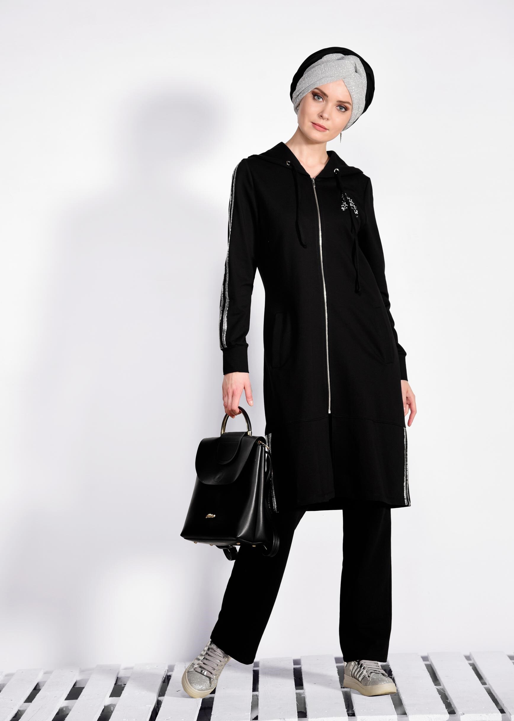 Tesettür giyim SİYAH ŞERİT DETAYLI 2&prime;Lİ EŞOFMAN TAKIM 4171