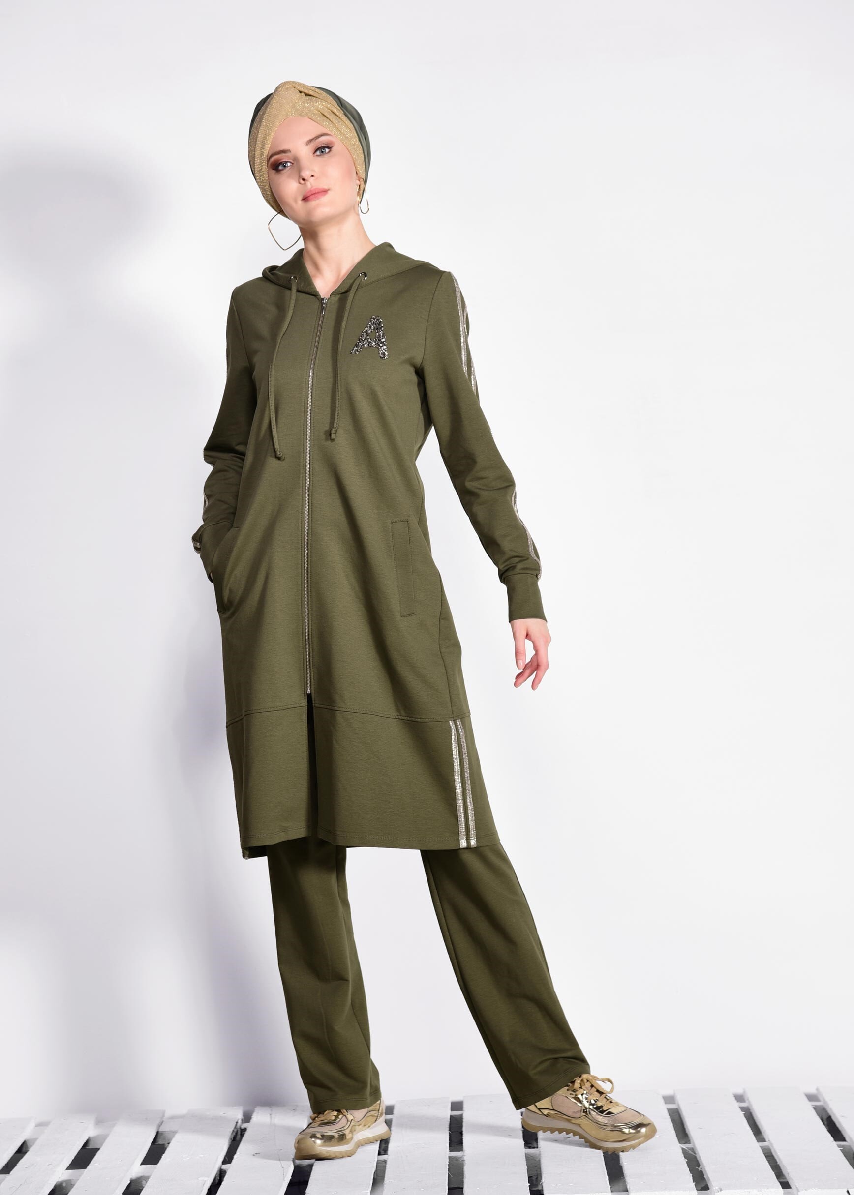 Tesettür giyim HAKİ ŞERİT DETAYLI 2&prime;Lİ EŞOFMAN TAKIM 4171