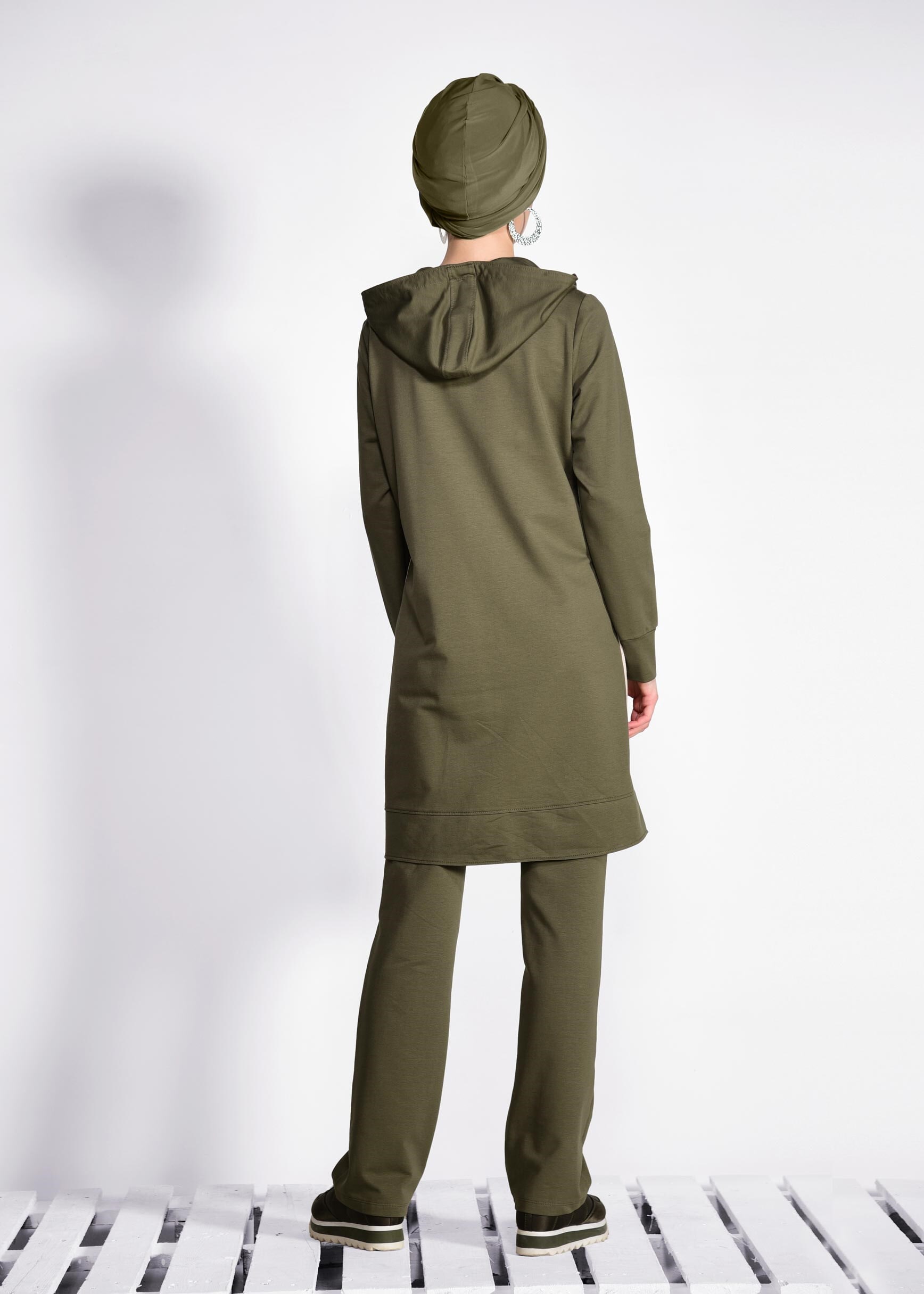 Tesettür giyim HAKİ KAPÜŞONLU ŞERİTLİ 2&prime;Lİ EŞOFMAN TAKIM 4209