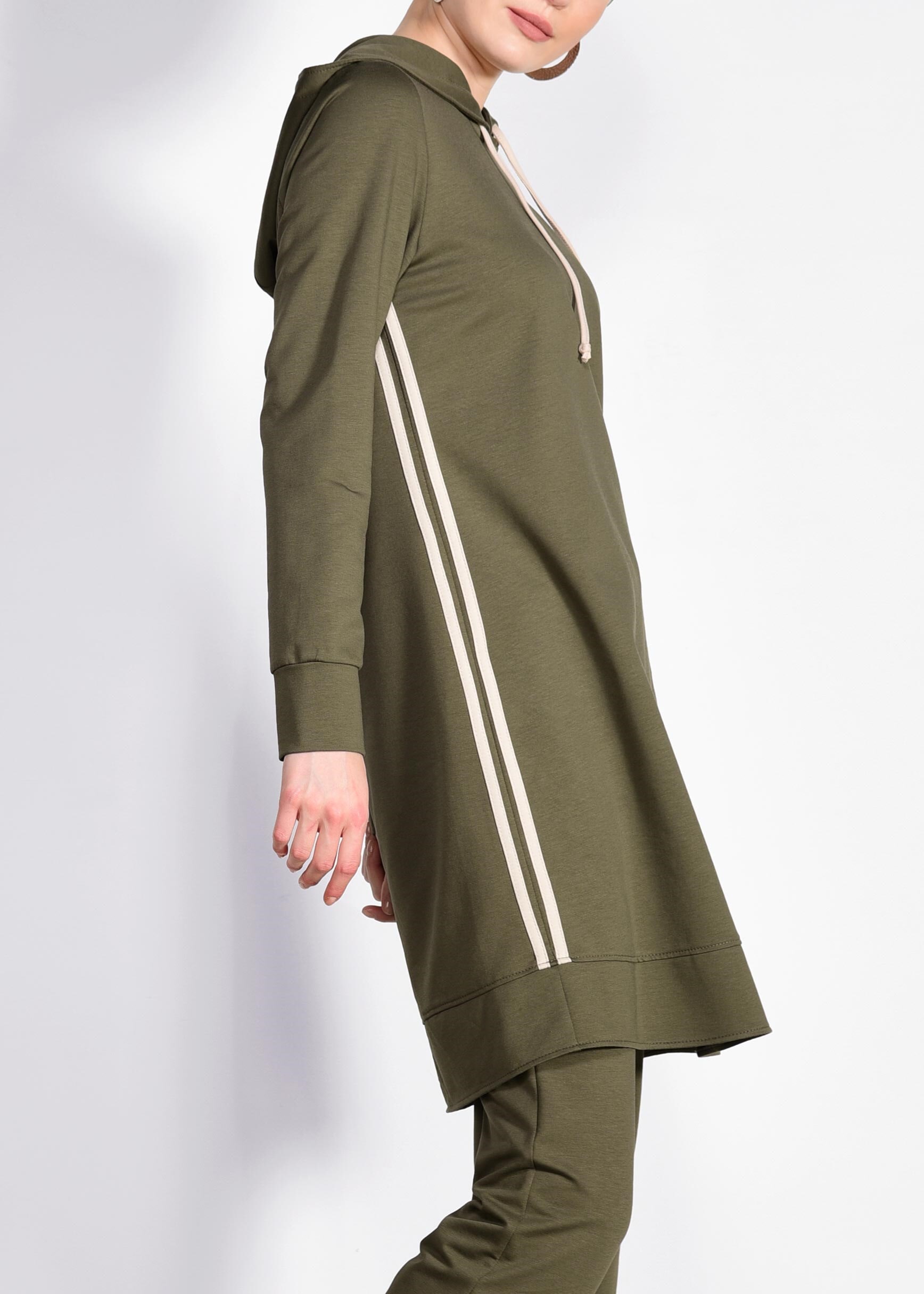 Tesettür giyim HAKİ KAPÜŞONLU ŞERİTLİ 2&prime;Lİ EŞOFMAN TAKIM 4209